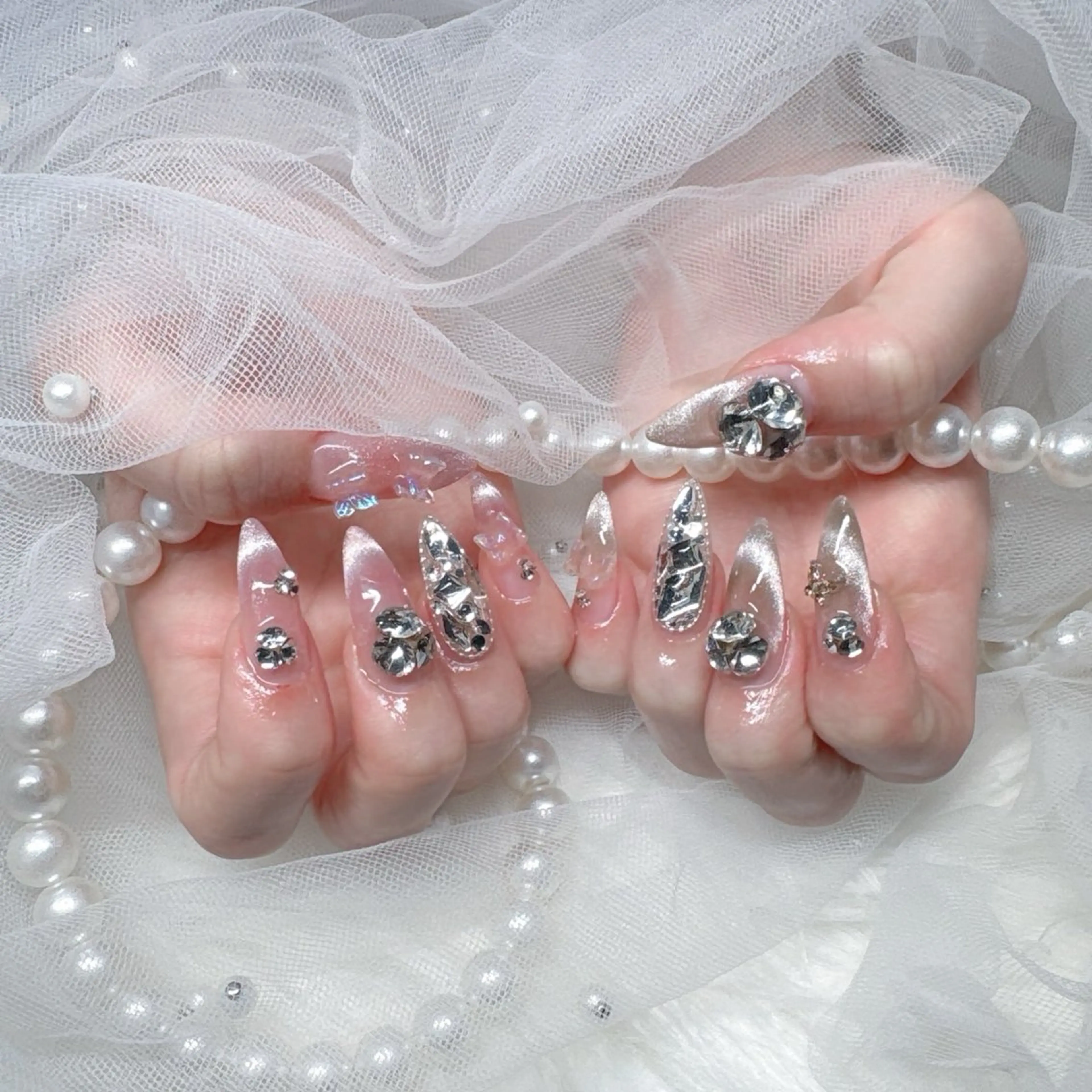 ネイル オーロラネイル 成人式 フットネイル 韓国ネイル ロングネイル Yudia tamakiのネイルデザイン