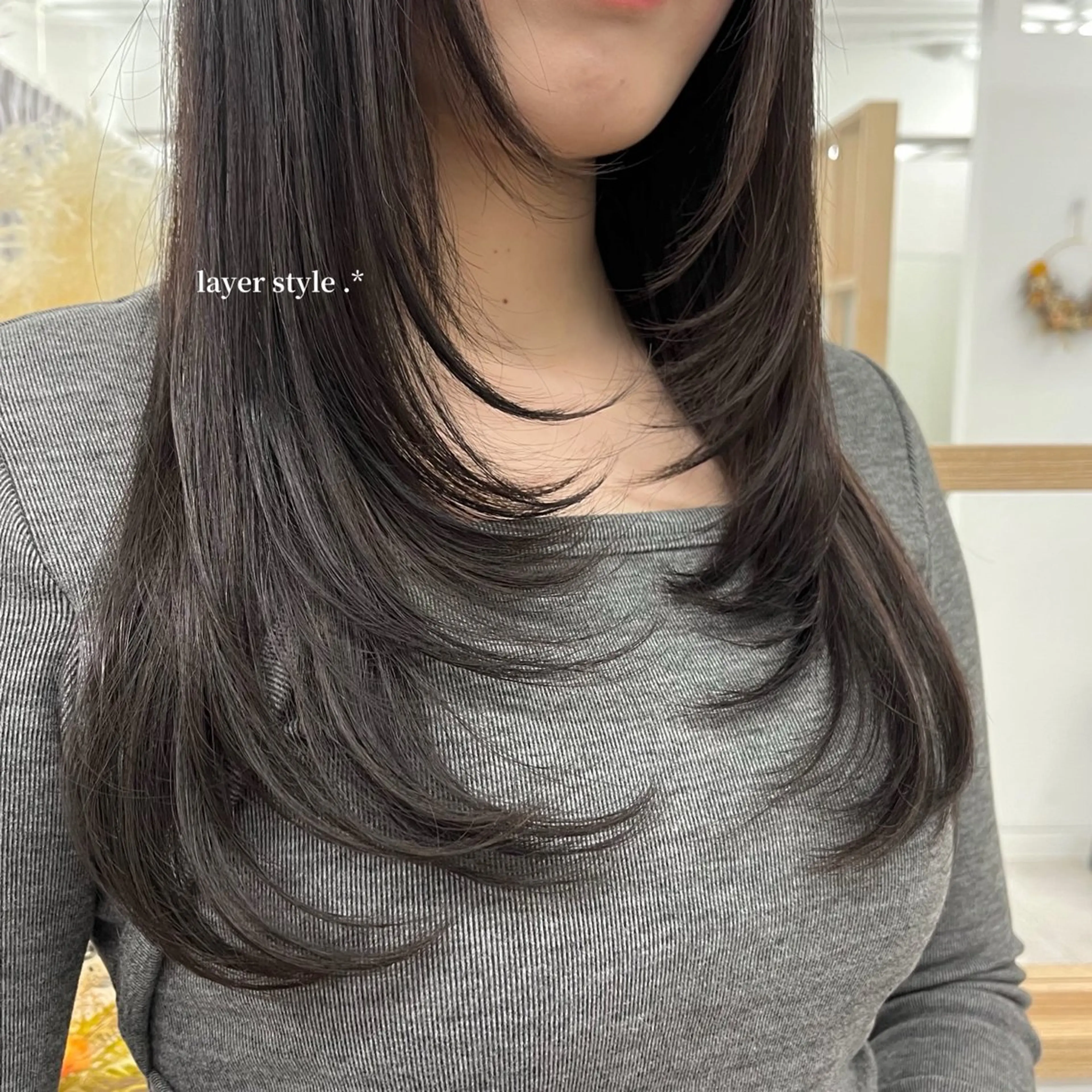 ロング カラー レイヤーカット 柔らかオリーブ🌿 HIMARI🌻のヘアスタイル