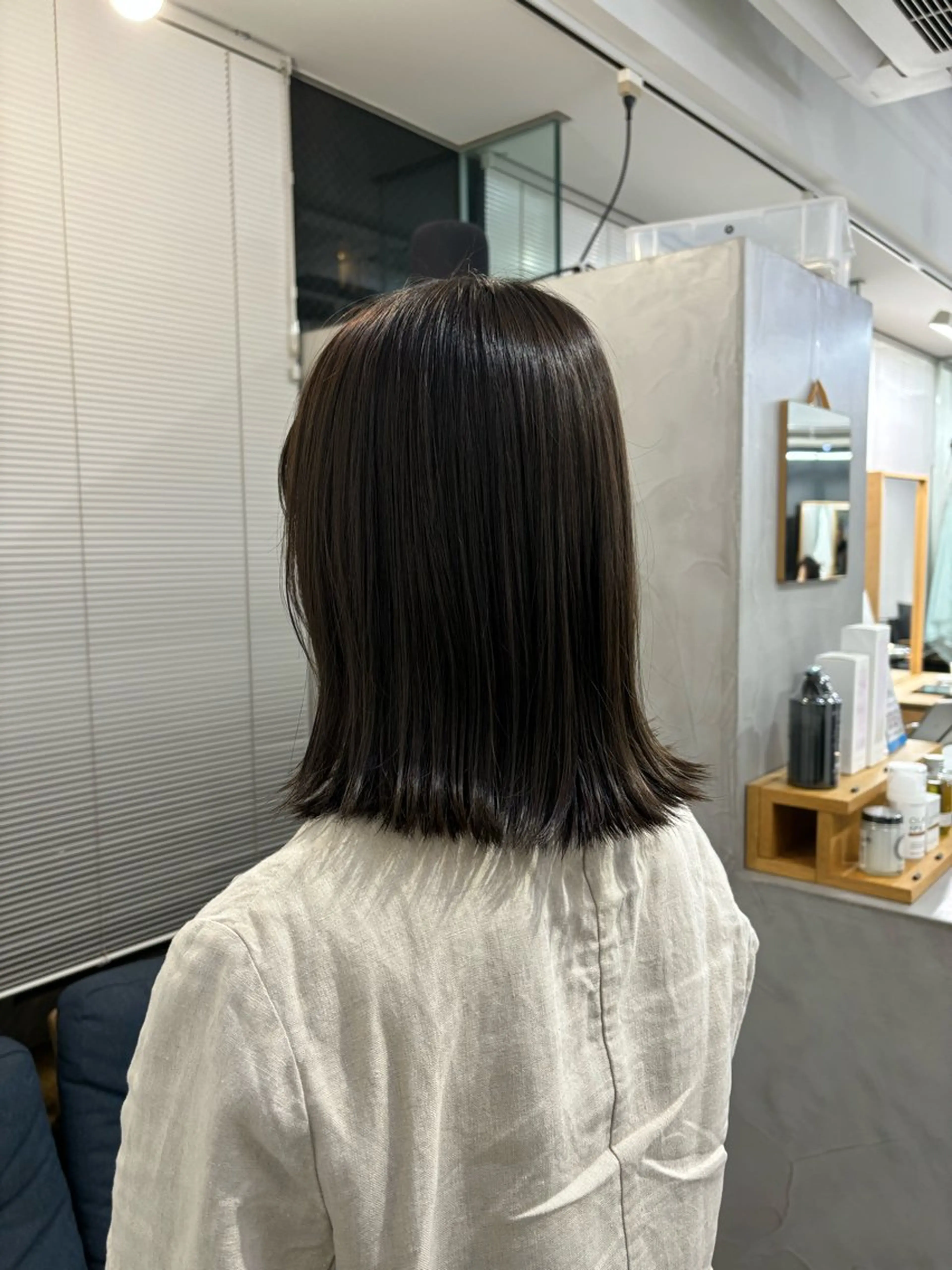 ミディアム カラー グレージュ オリーブグレージュ オリーブグレー 亜海 /レディースパーマのヘアスタイル