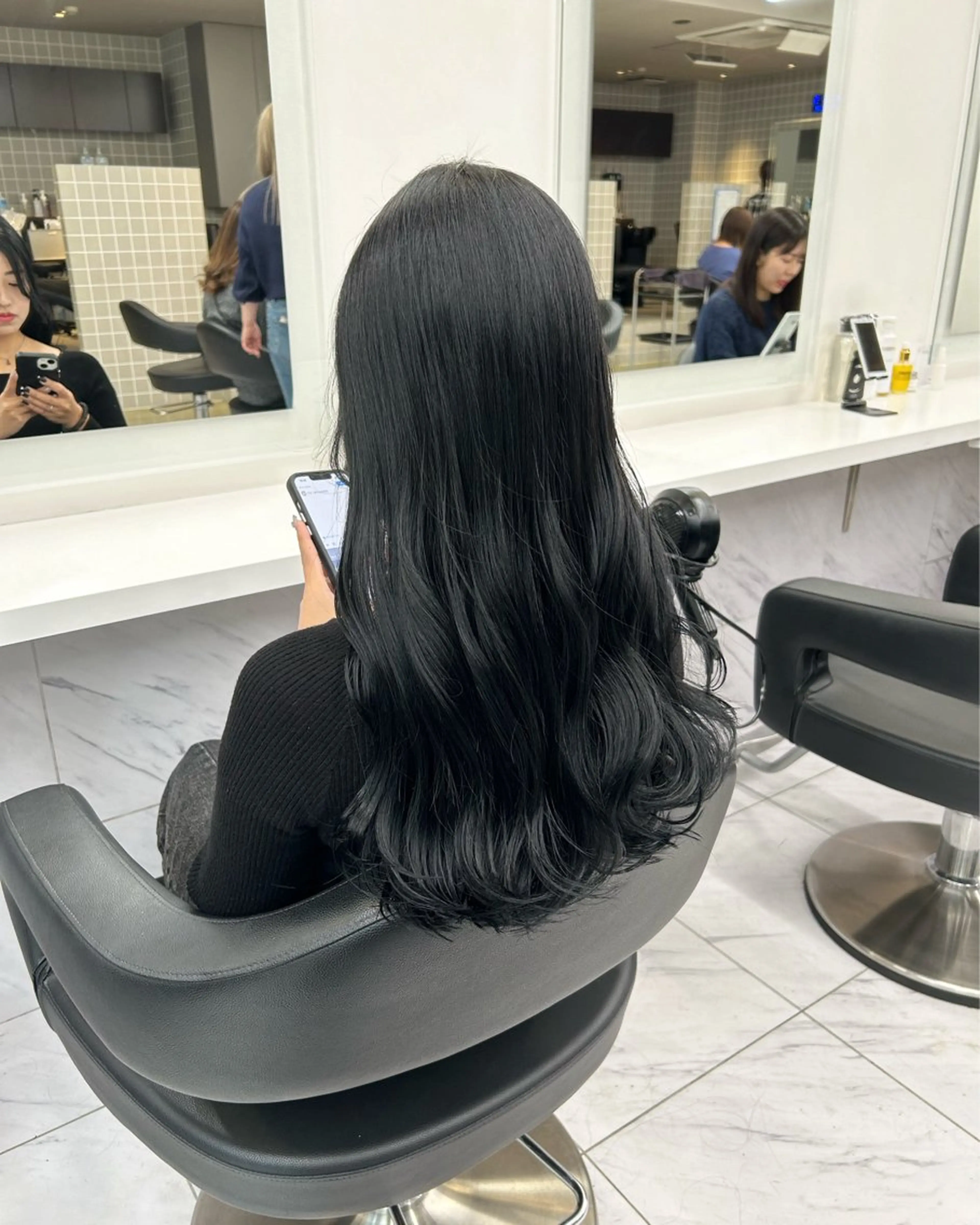 ロング カラー パーマ ヘアアレンジ メンズ キッズ 🦋韓国レイヤー｜ 透明感グレージュ🦋のヘアスタイル