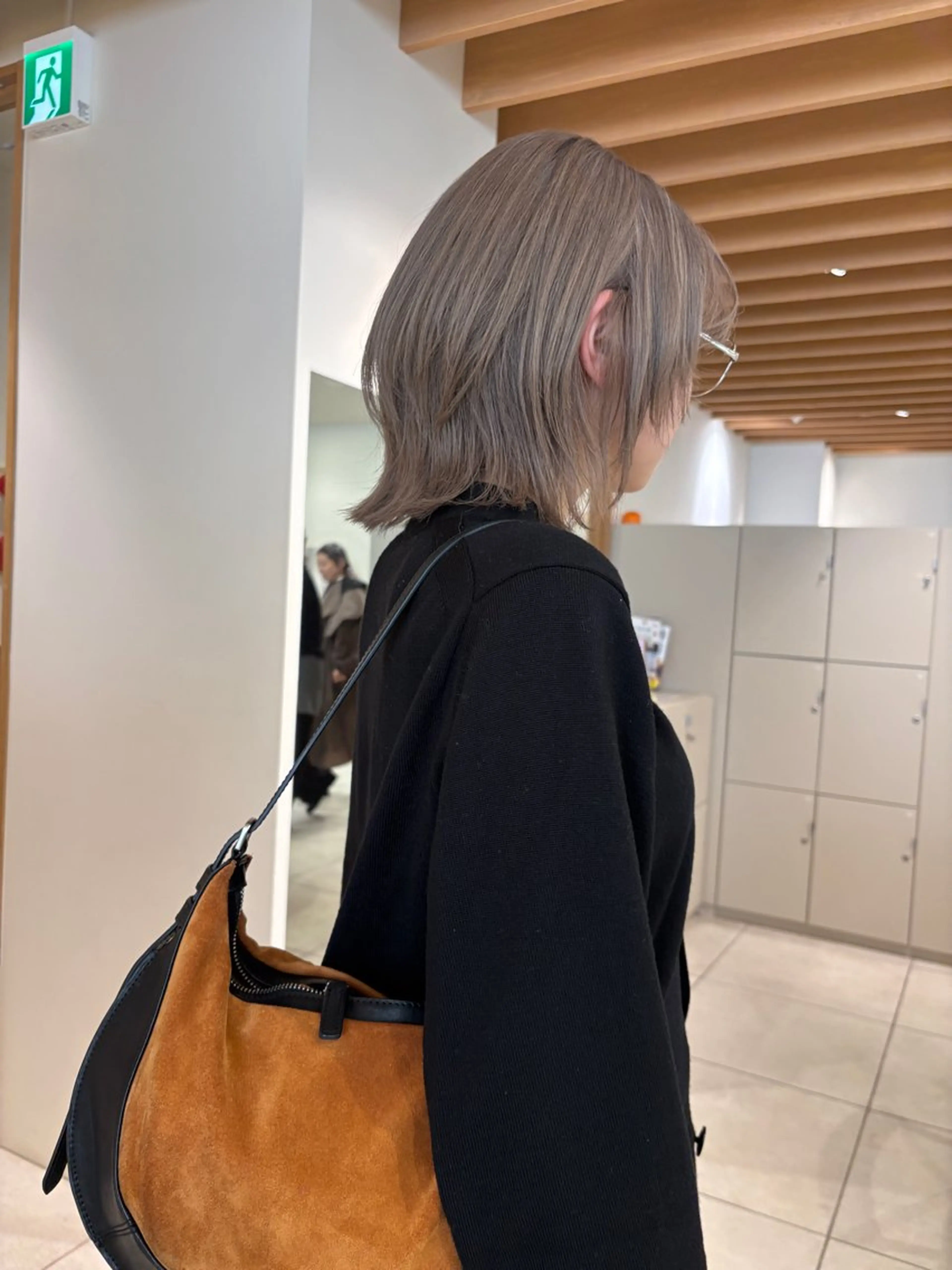 ミディアム カラー ミディアムパーマ ベージュカラー 黒髪 ブリーチ ブラウンカラー 似合わせカットカラー りおなのヘアスタイル