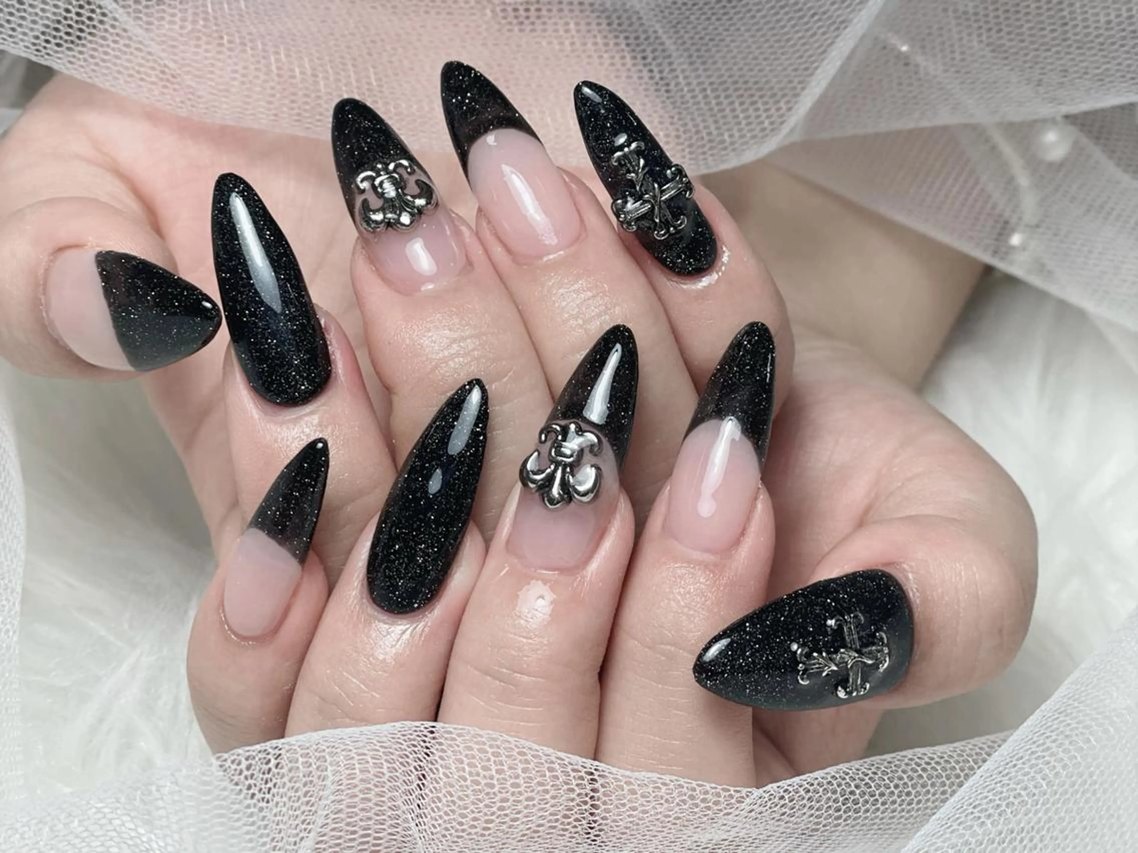 ネイル 長さ出し フレンチネイル グラデーション 卒業式 マグネットネイル ハンドネイル MIHANA SAKURAのネイルデザイン