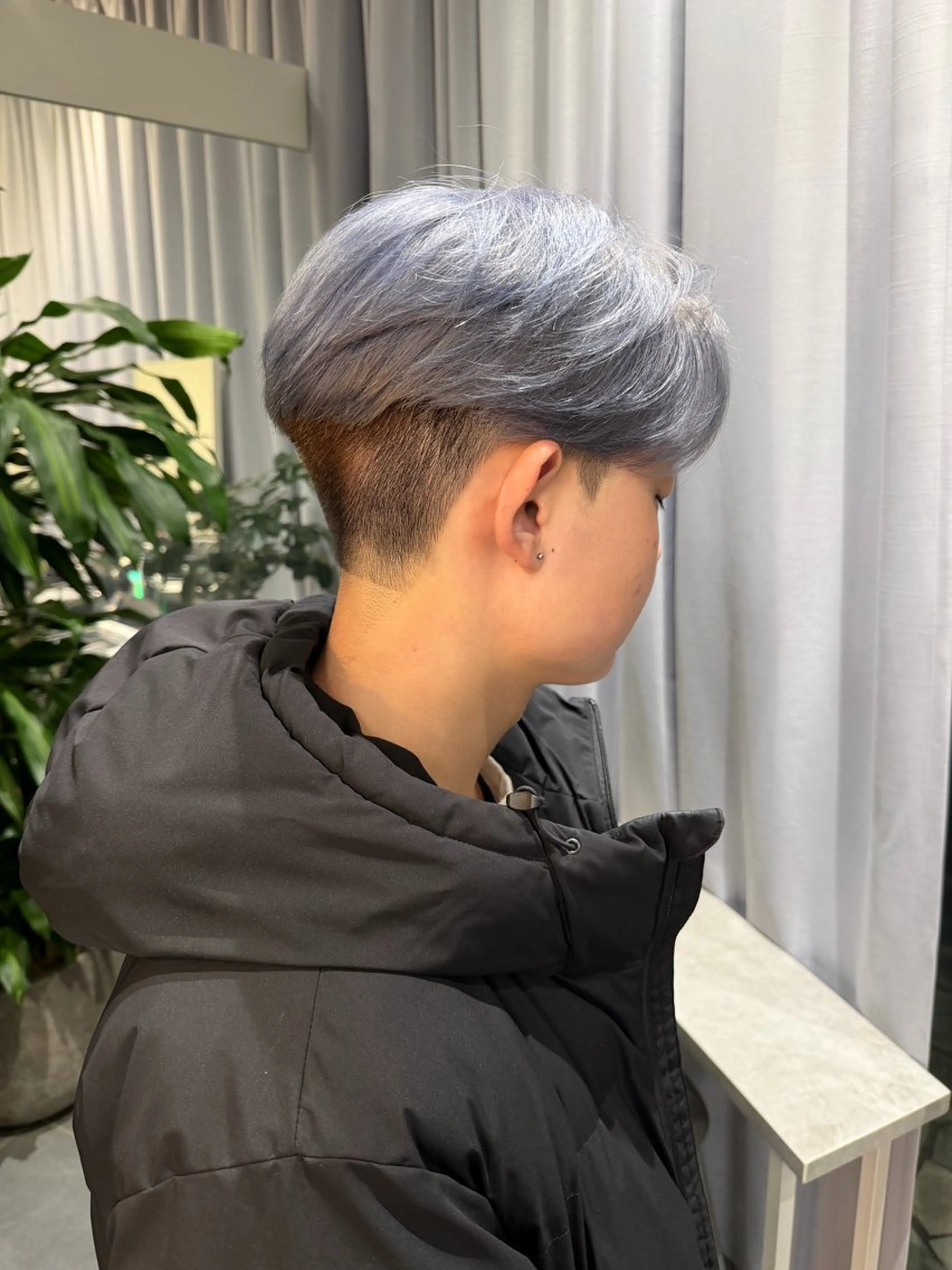 ミディアム パーマ メンズ メンズブリーチ センターパート メンズハイトーン カット パーマ 💈原宿指名No.1 センターパート💈のヘアスタイル