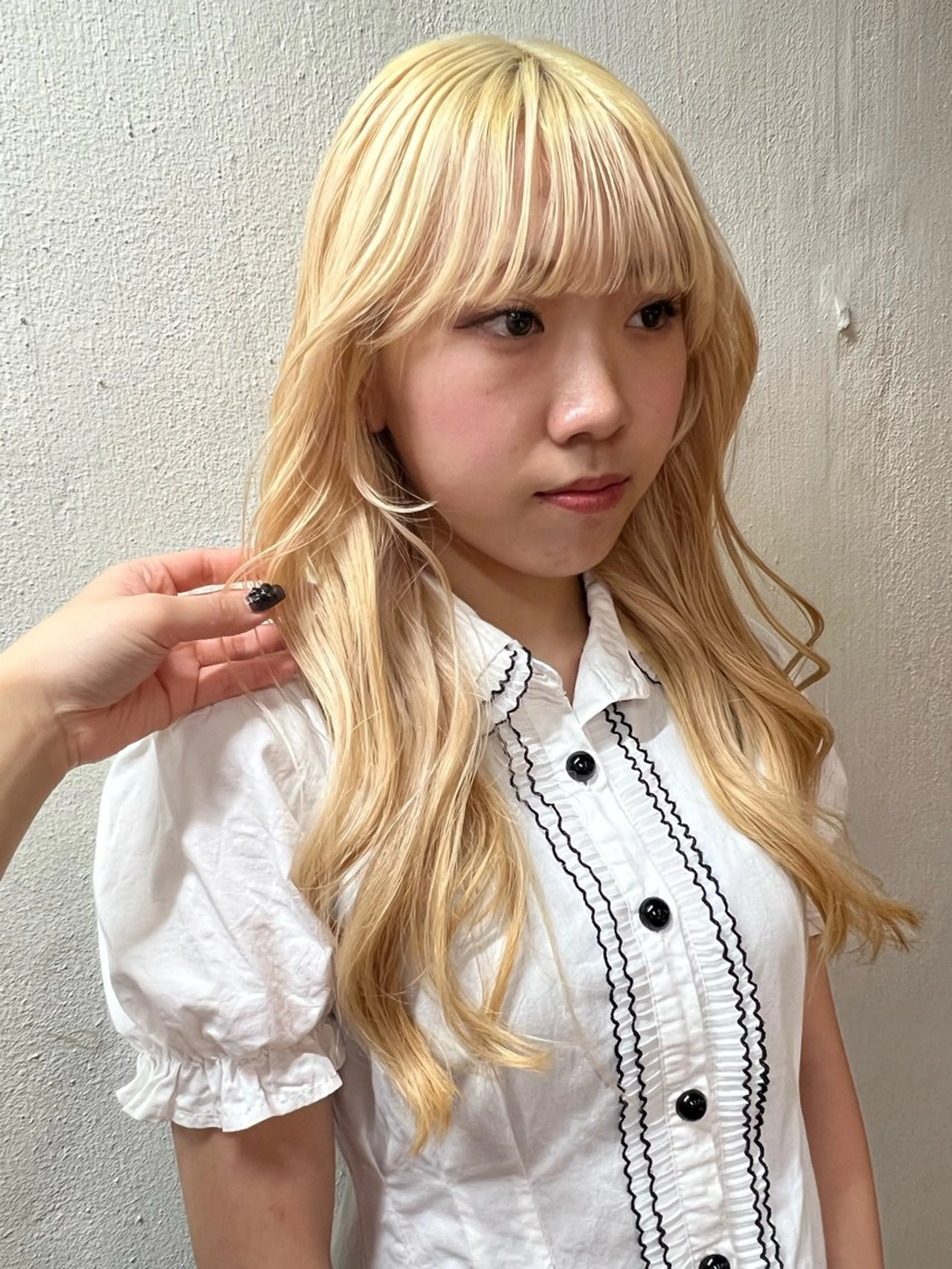 ロング カラー ヘアアレンジ 抜きっぱなしブロンド ヘアカラー 東のりか/ハイトーン ブリーチカラー/ボブのヘアスタイル