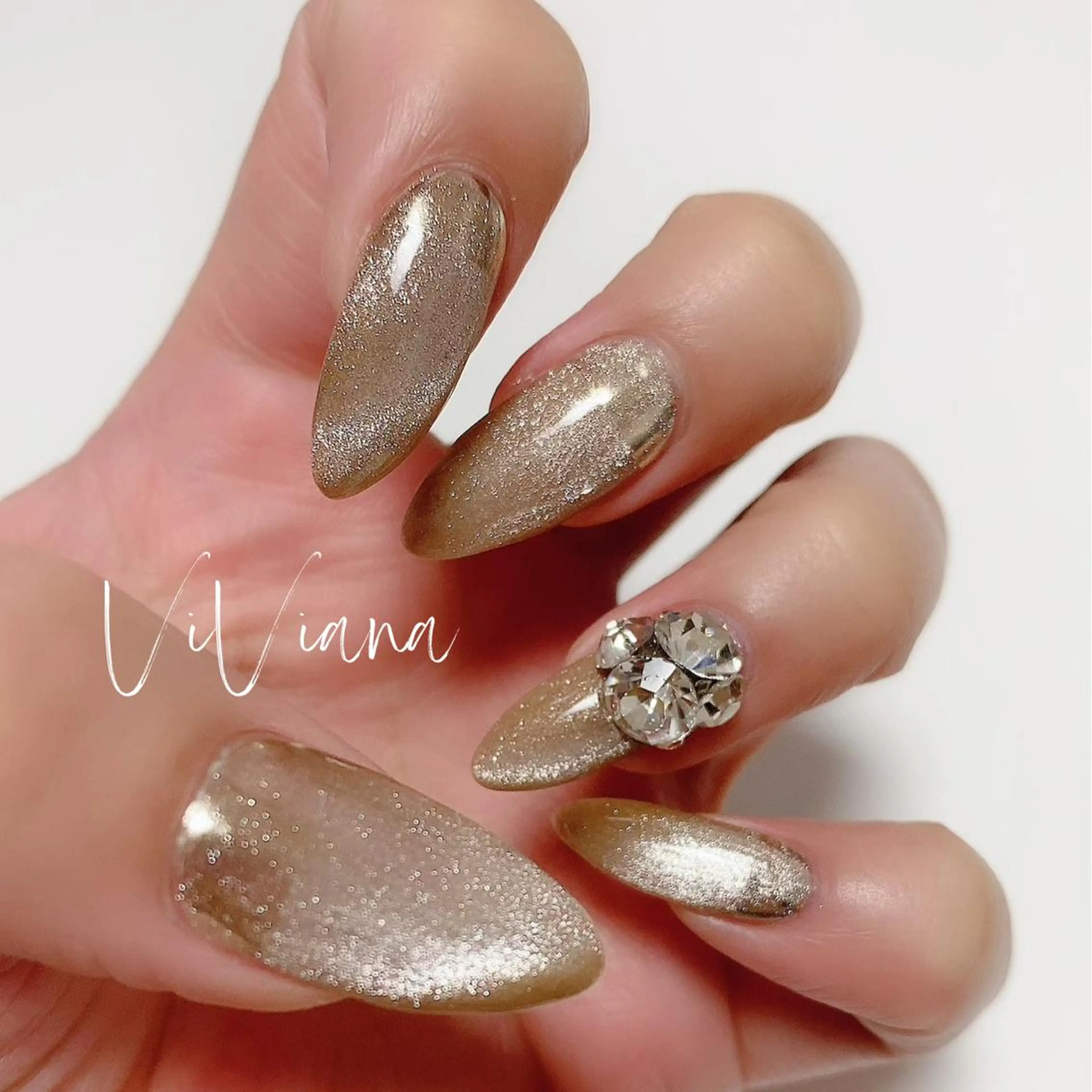 ネイル ミラーネイル ストーンネイル ハンドネイル ViViana ｳﾞｨｳﾞｨｱﾅのネイルデザイン