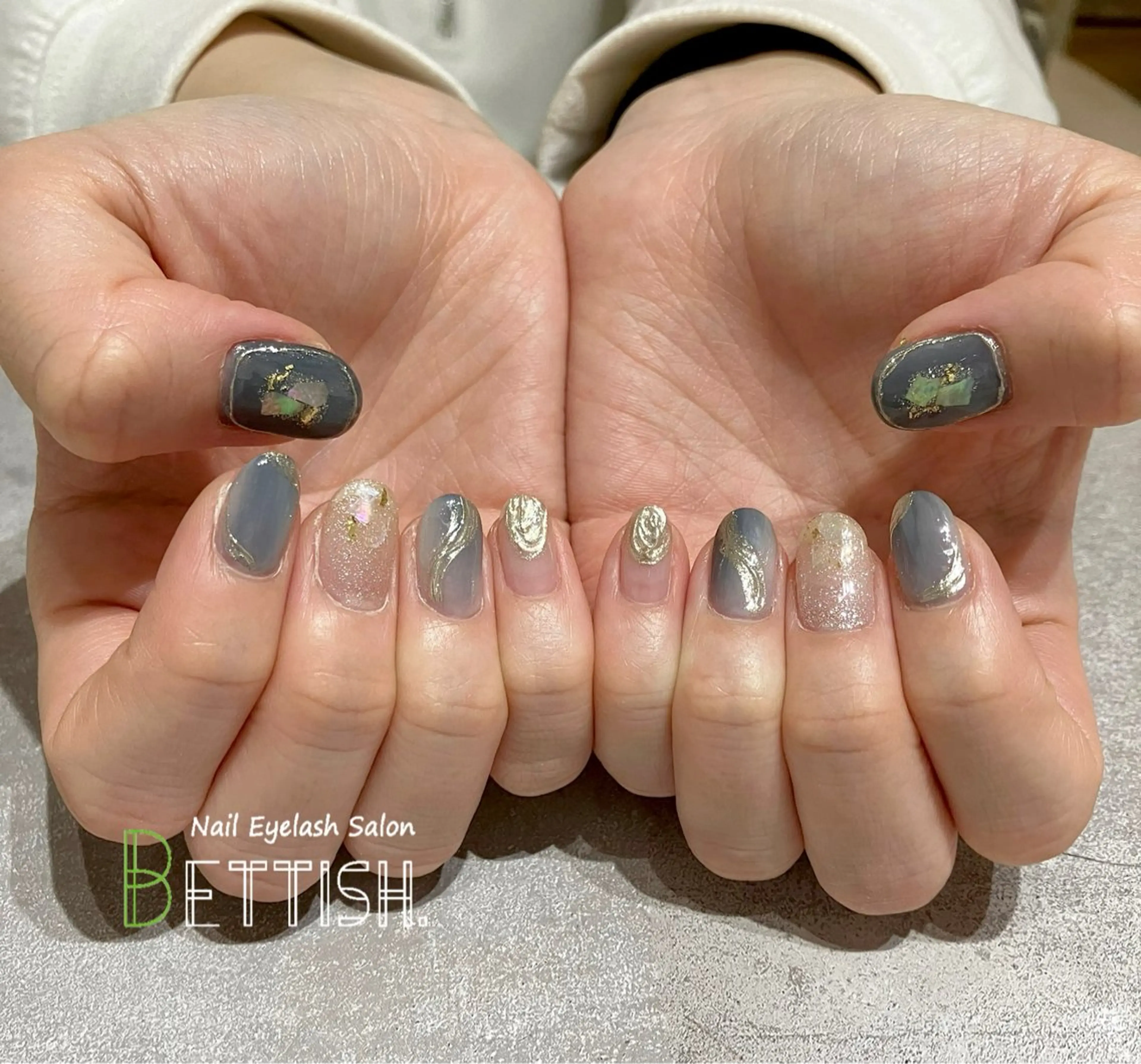 ネイル ミラーネイル ニュアンスネイル シルバー ハンドネイル BETTISH. KUMIKO☺︎︎のネイルデザイン