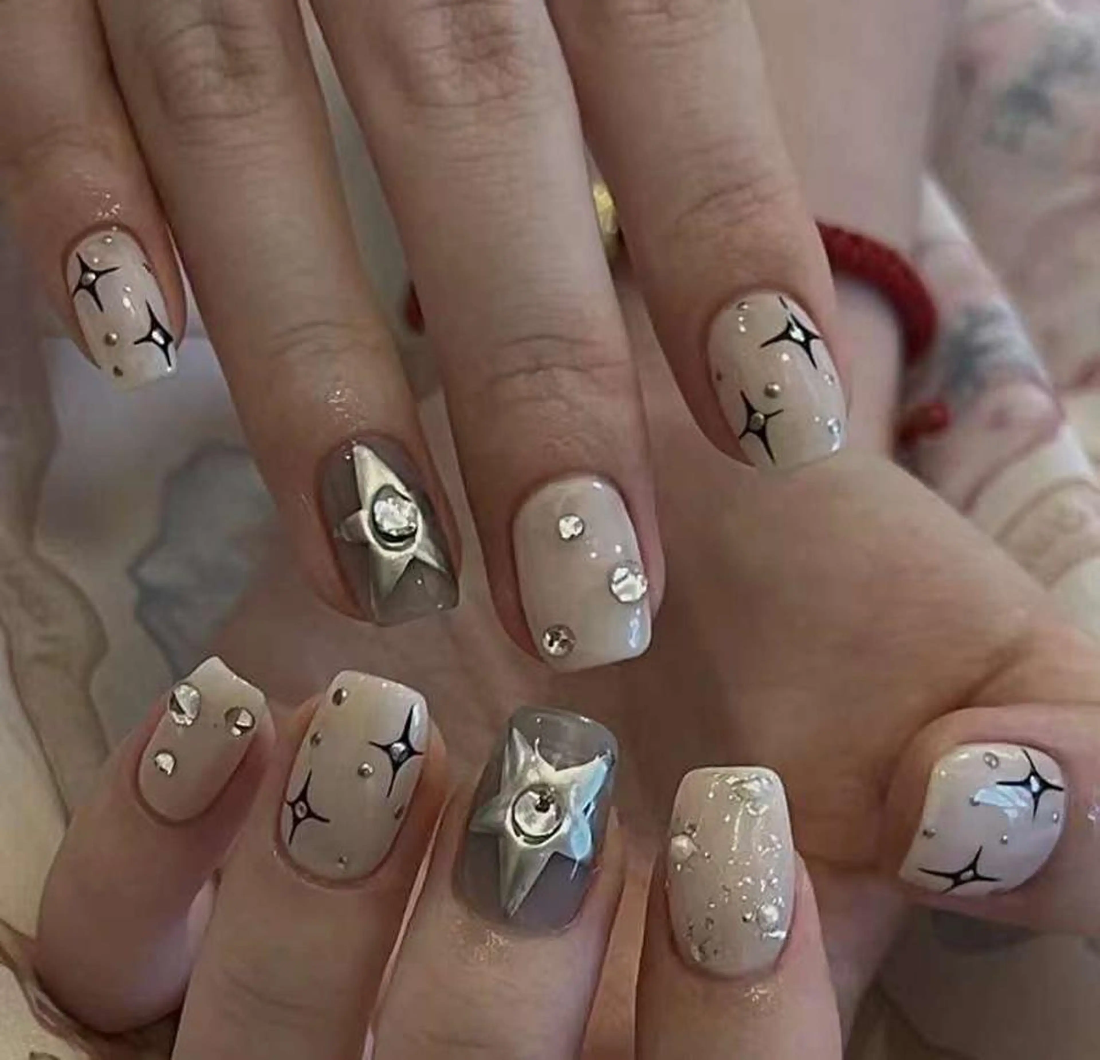 ミディアム めぐみのネイルサロン スタッフ練習のネイルデザイン