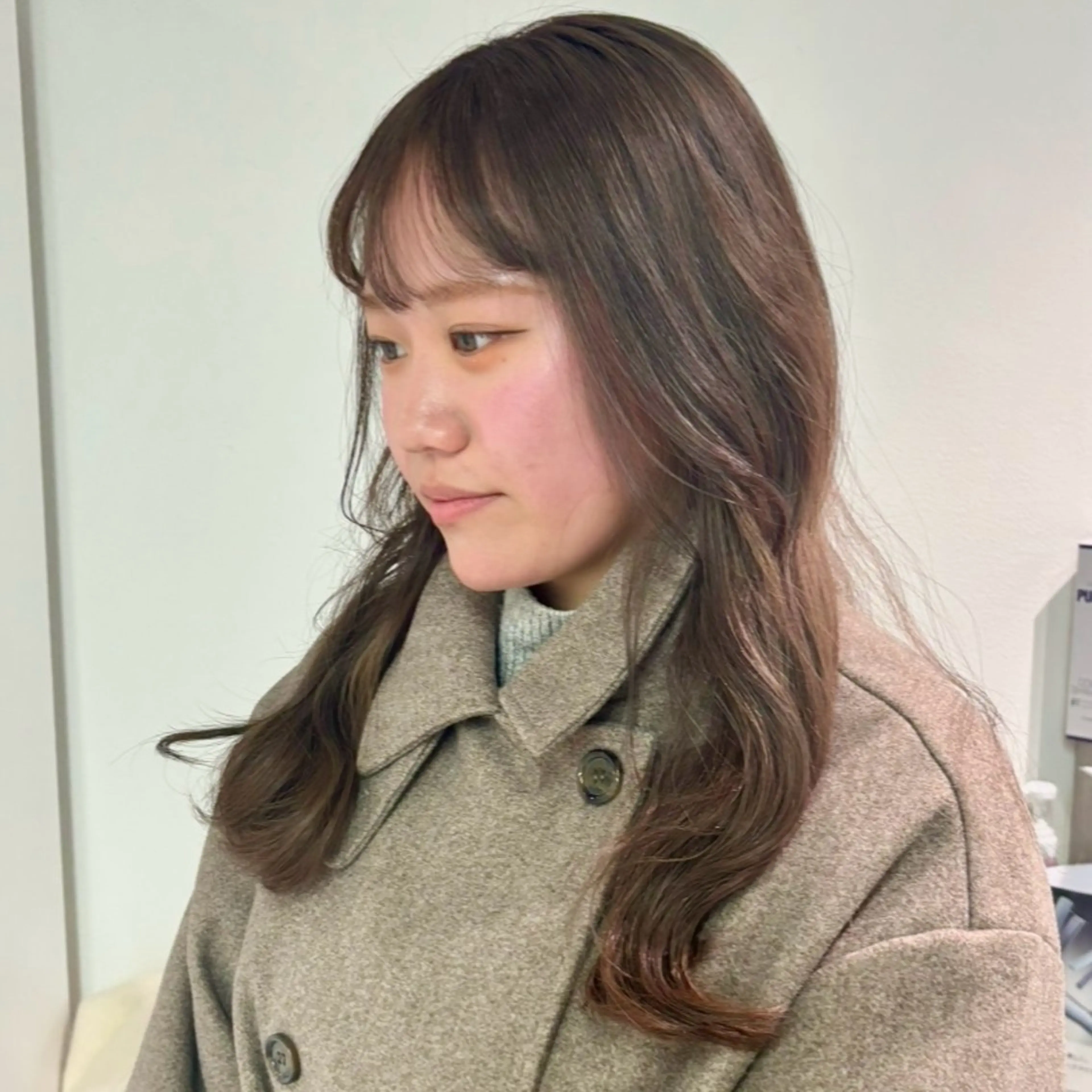 セミロング カラー ブリーチ ブラウンカラー 透明感カラー ネヅ カオルのヘアスタイル