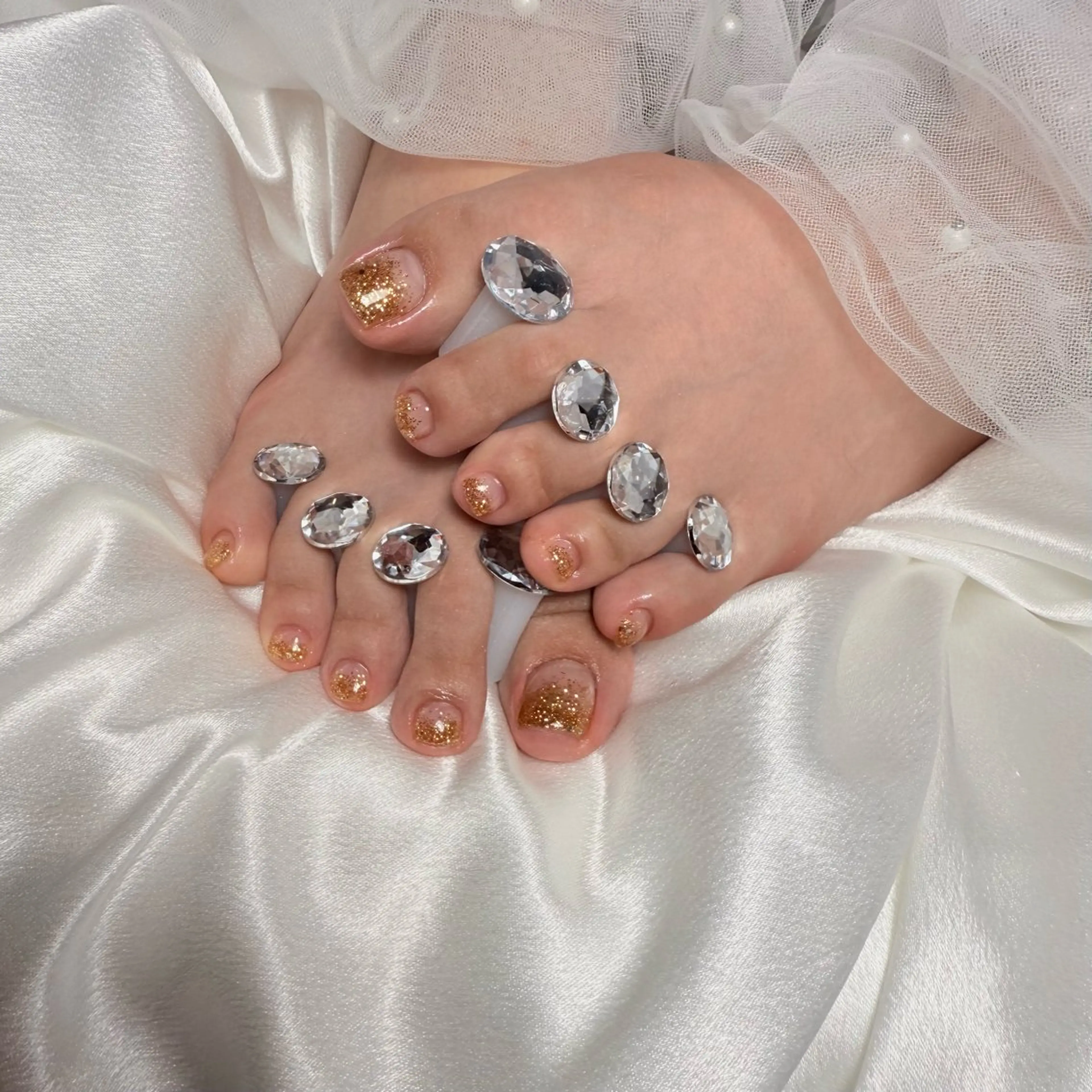 ネイル フットネイル グラデーション キラキラネイル ラメ(グリッター) ラメグラデーション フットネイル 🌹Belle Nail🌹のネイルデザイン