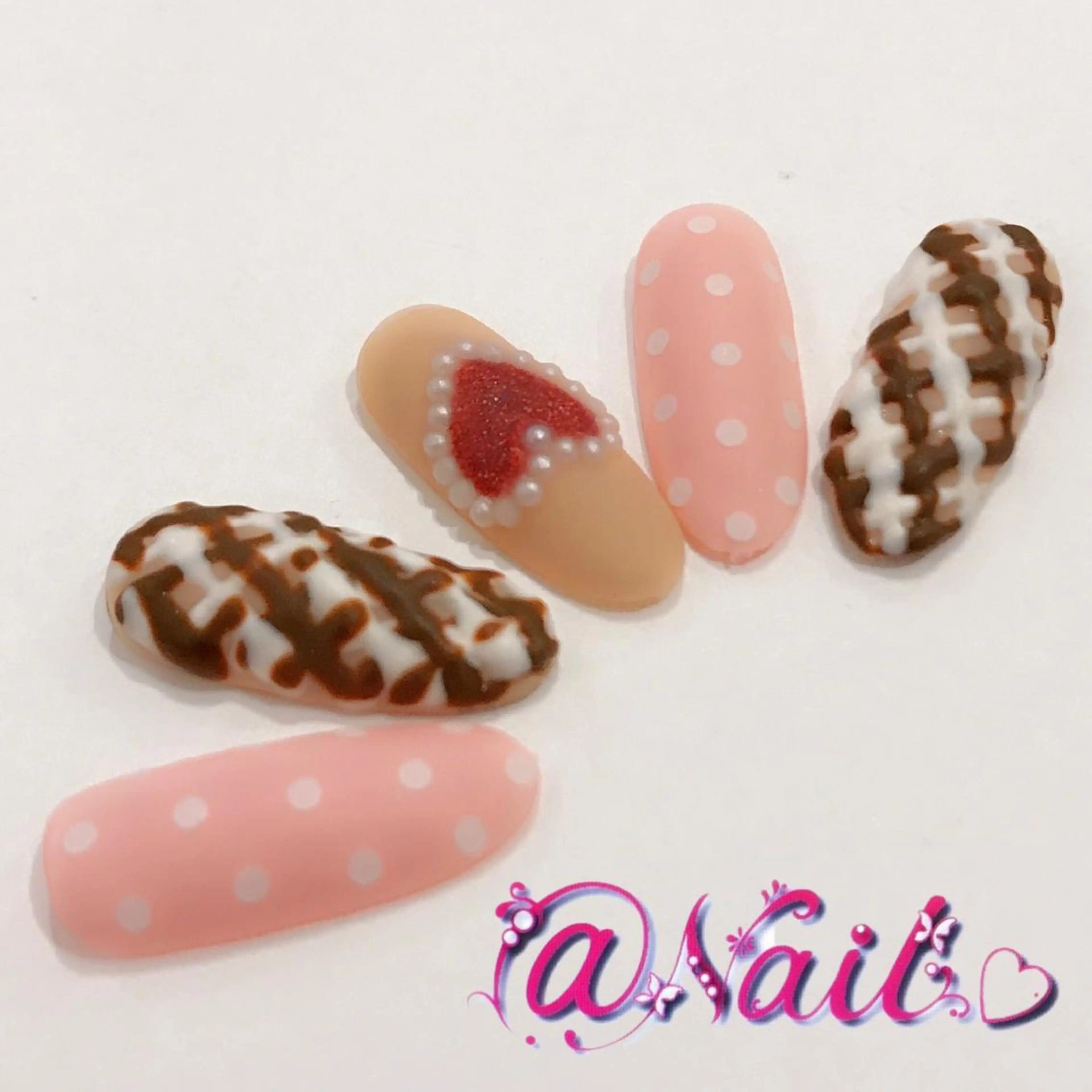 ネイル フットネイル ジェルネイル 持ち込み スカルプネイル 小尾 栞のネイルデザイン