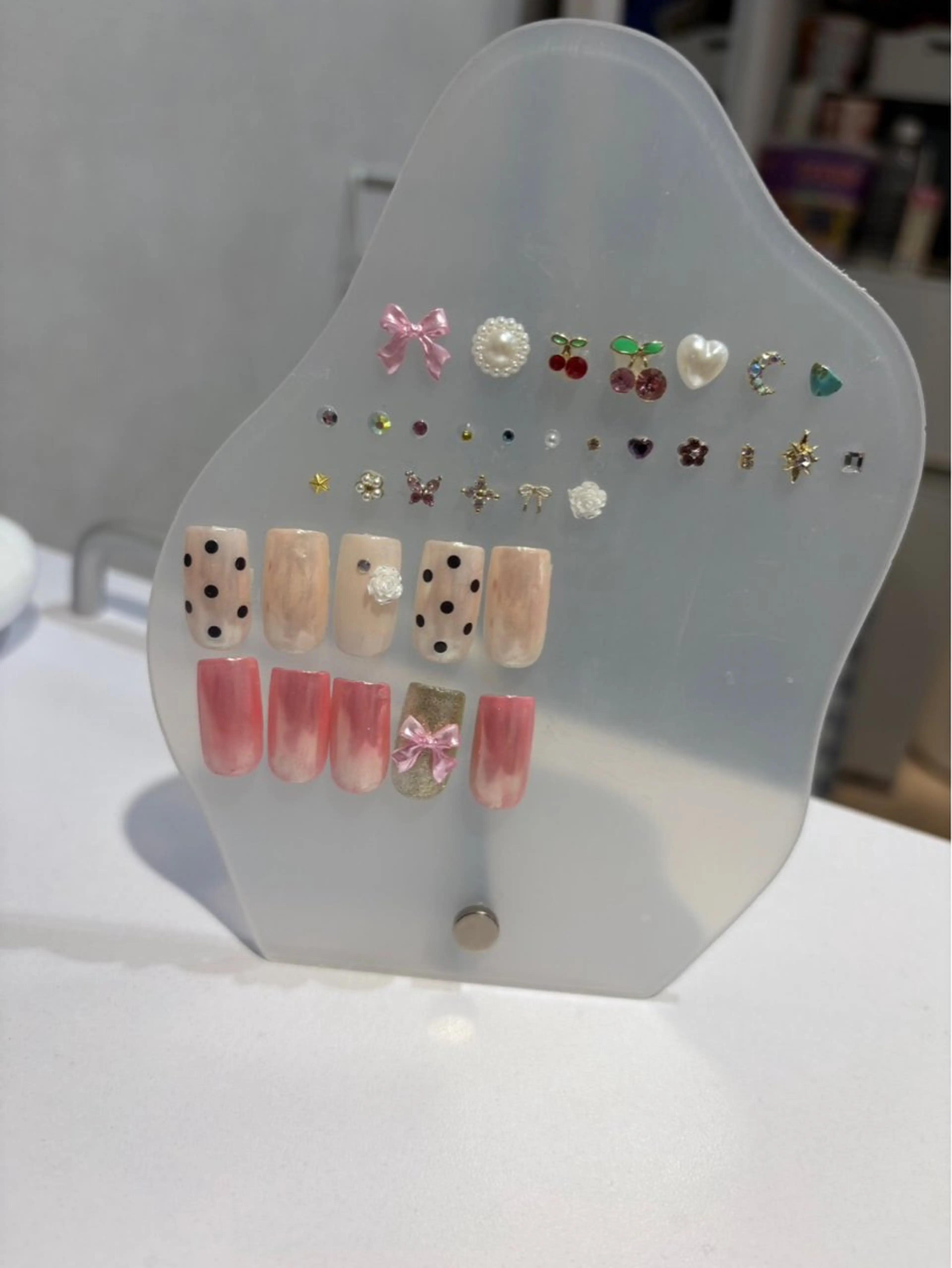 定額メニュー¥6000​〜​¥9000時間内に仕上げるためのモデルさん募集です♪カラー・配置替えできますの写真