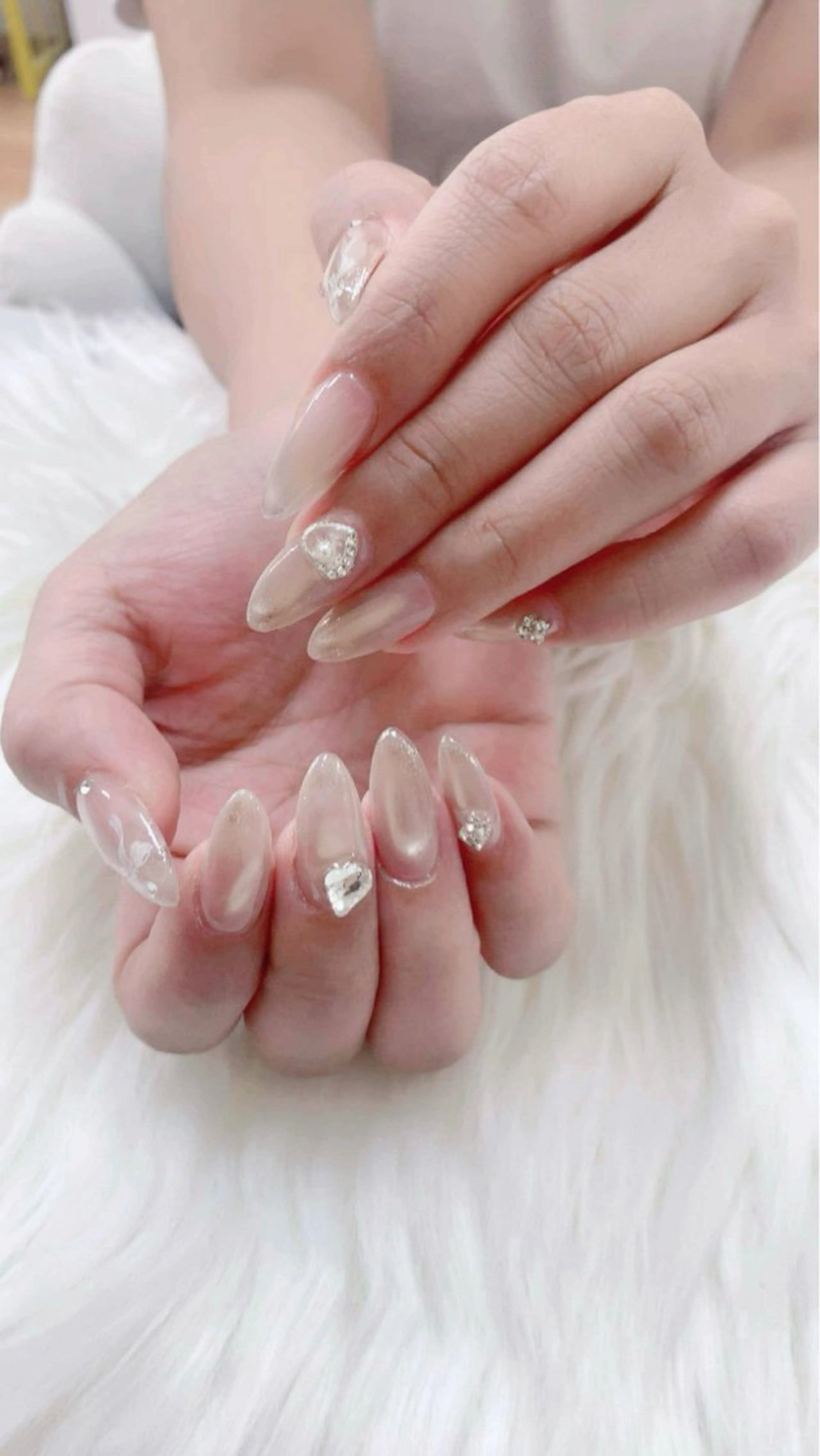 ネイル フレンチネイル グラデーション キラキラネイル 韓国ネイル マグネットネイル ハンドネイル ハンドケア Hara Nail 【パラジェル使用】のネイルデザイン