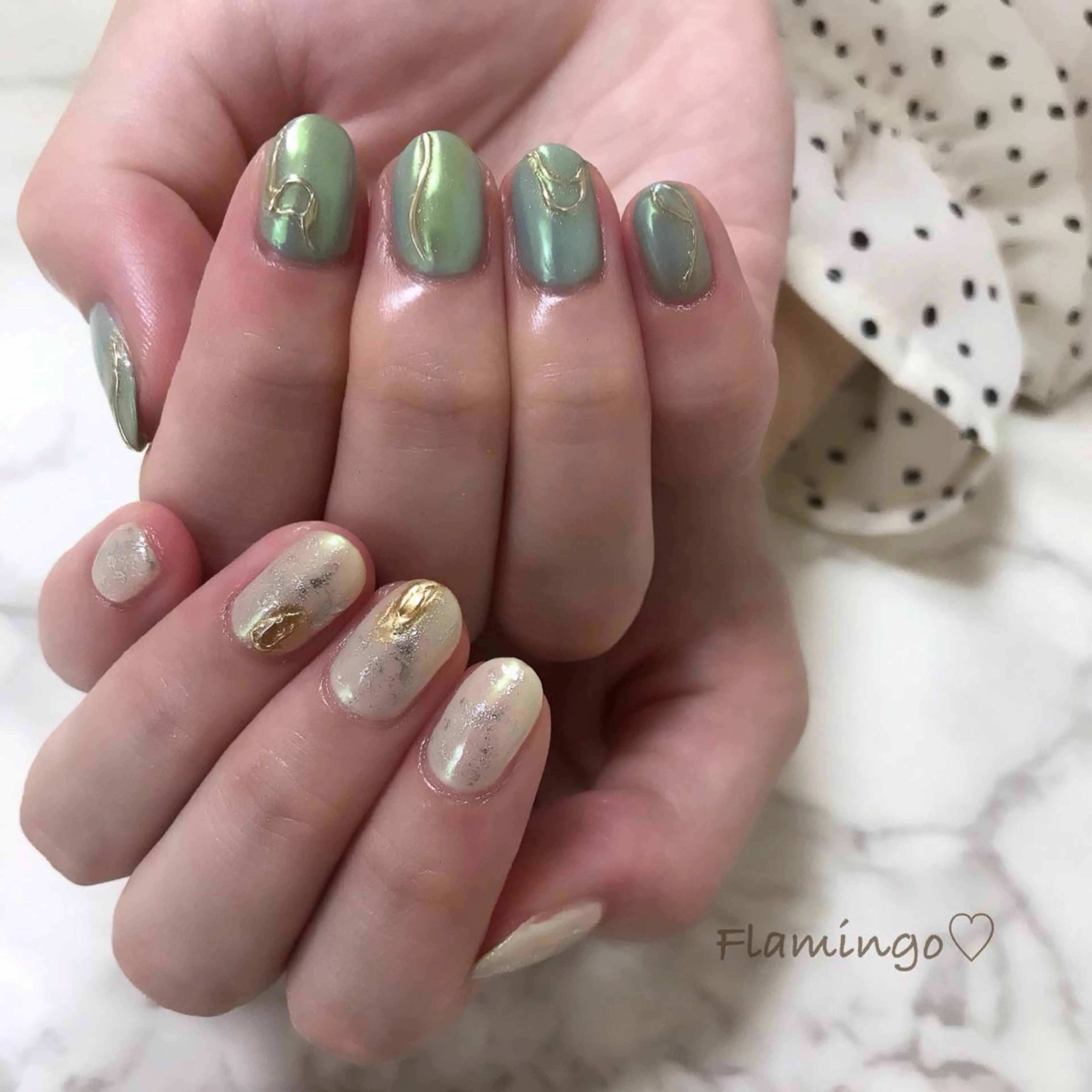 ネイル ミラーネイル ニュアンスネイル フィルイン／自爪育成 ／爪に優しい施術のネイルデザイン