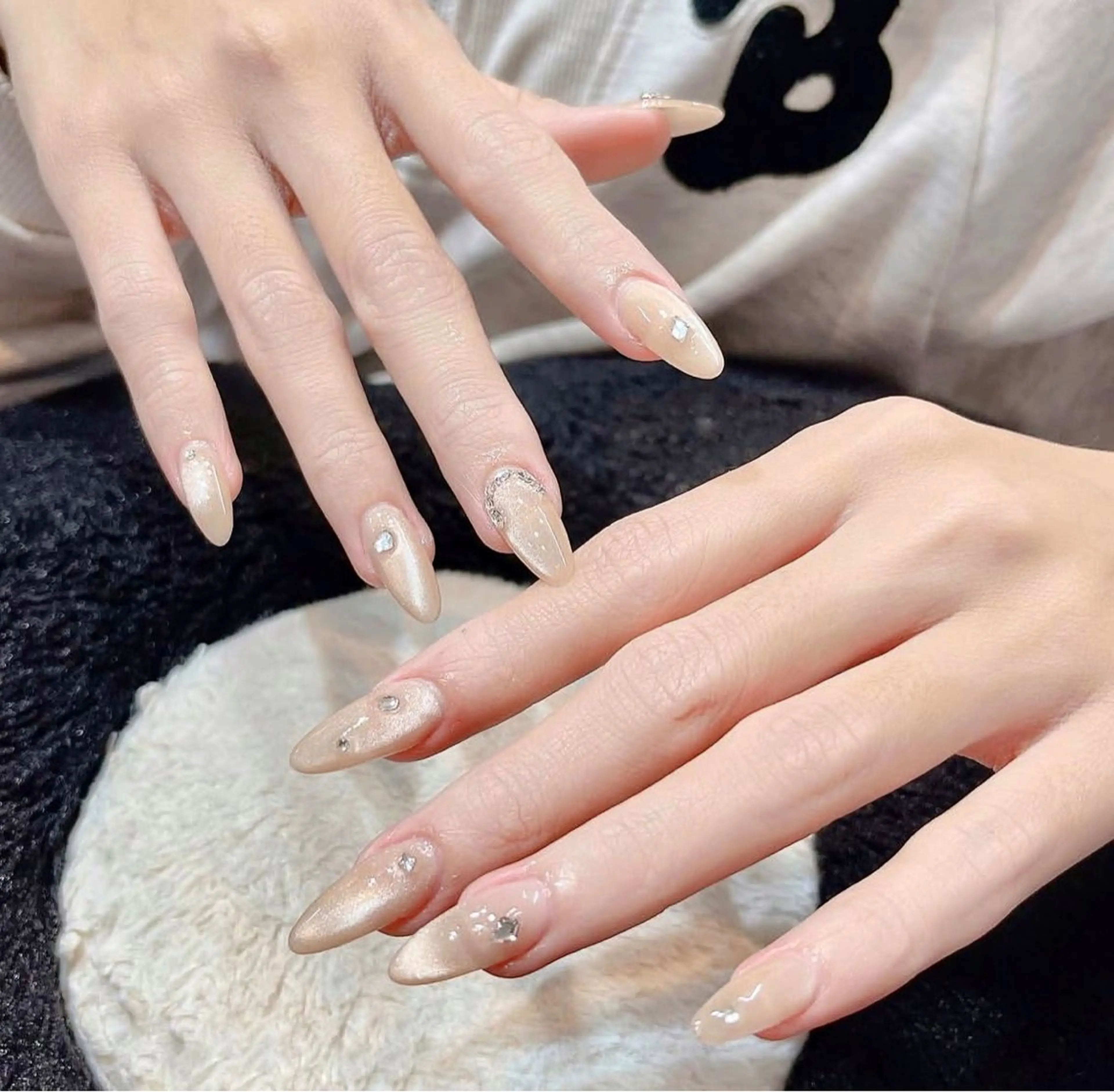 ネイル マグネットネイル ストーンネイル はる はるのネイルデザイン