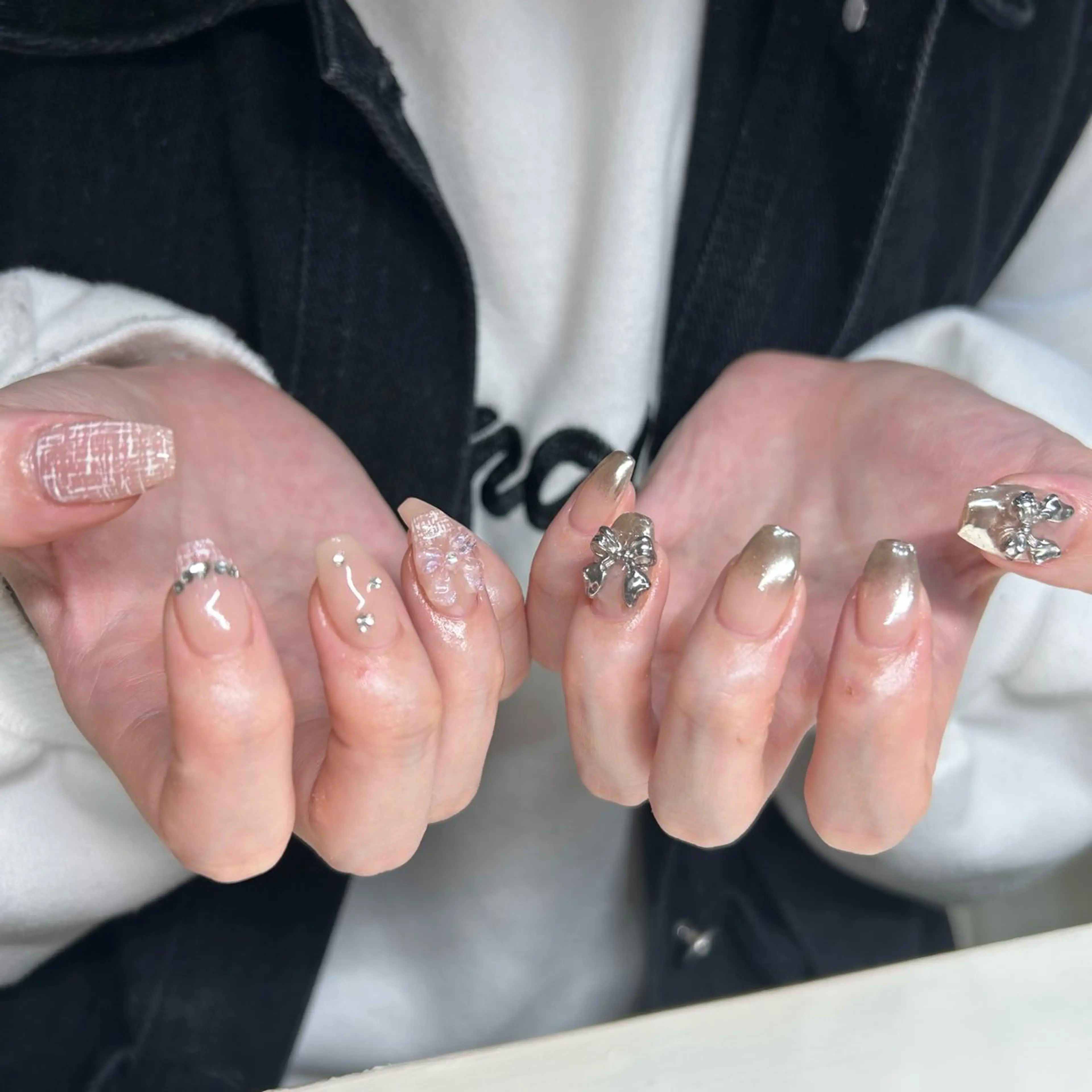 ネイル ブルー フットネイル ジェルネイル キラキラネイル 韓国ネイル RooM -mizuki-のネイルデザイン