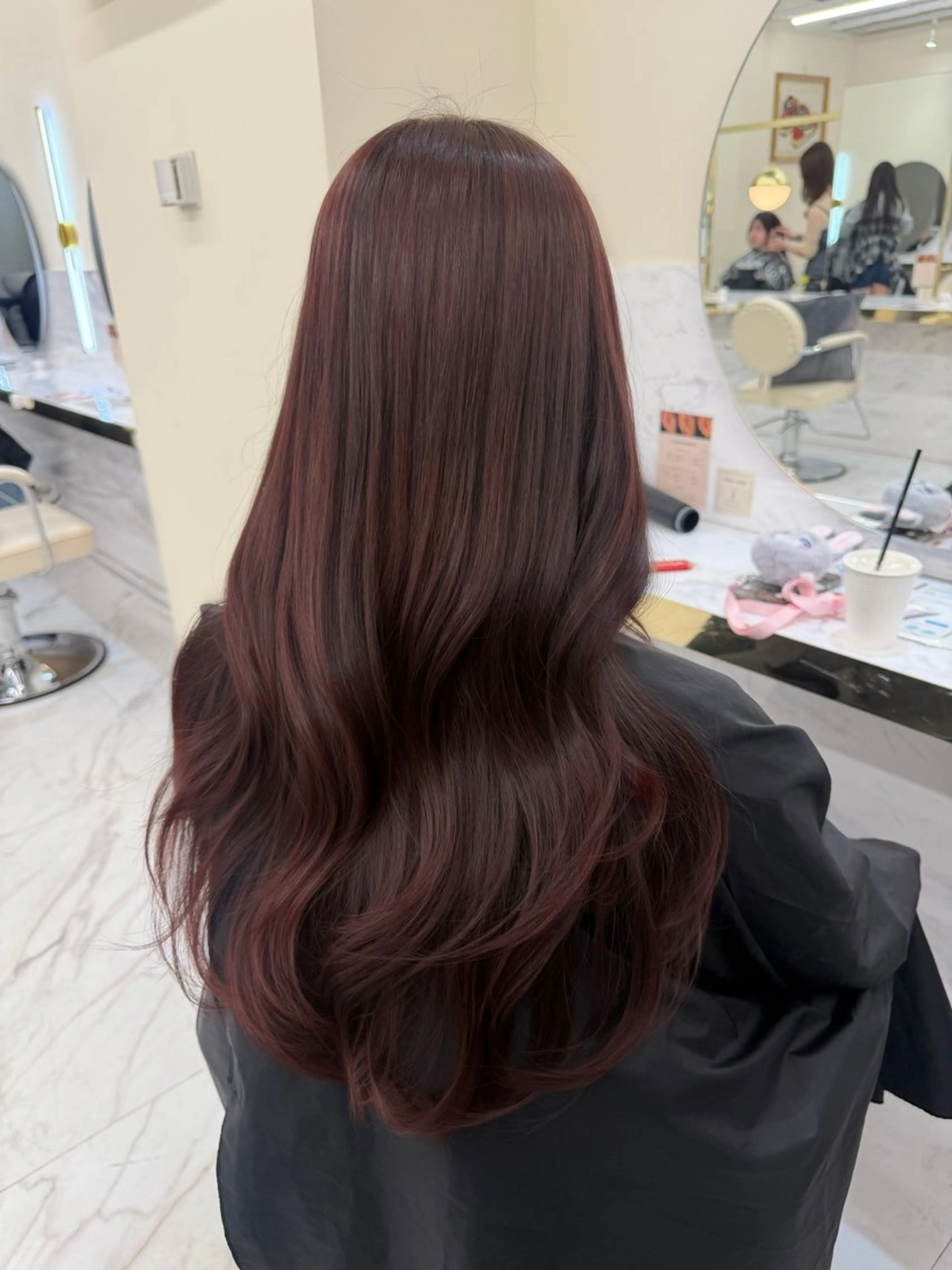ロング カラー ケアカラー 透明感カラー ピンクカラー ローズカラー くびれヘア ヘアカラー aku💞韓国風🩷 ピンクカラー🎀🩷のヘアスタイル