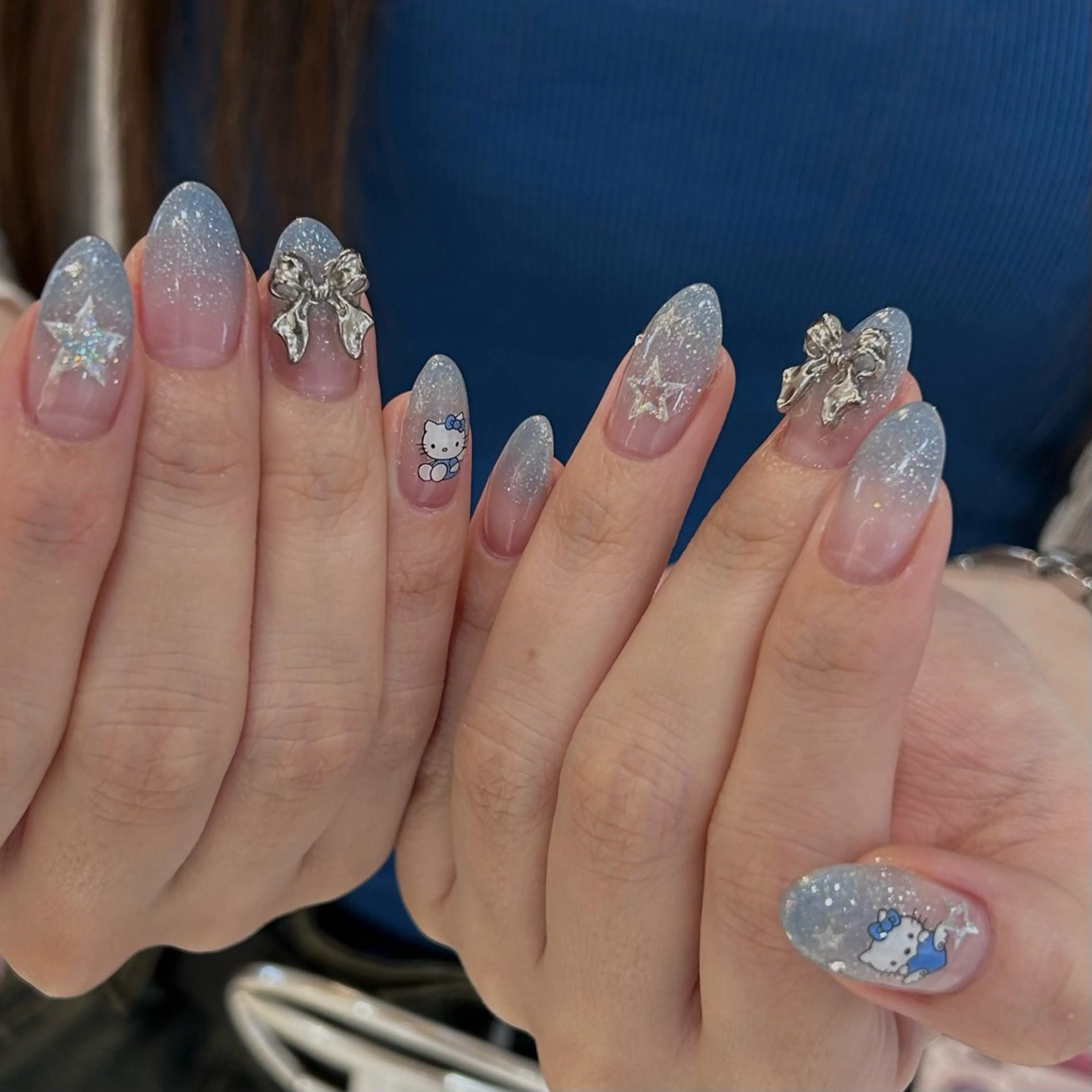 ネイル 持ち込み ハンドネイル mikoto 🎀 艶々美フォルムのネイルデザイン