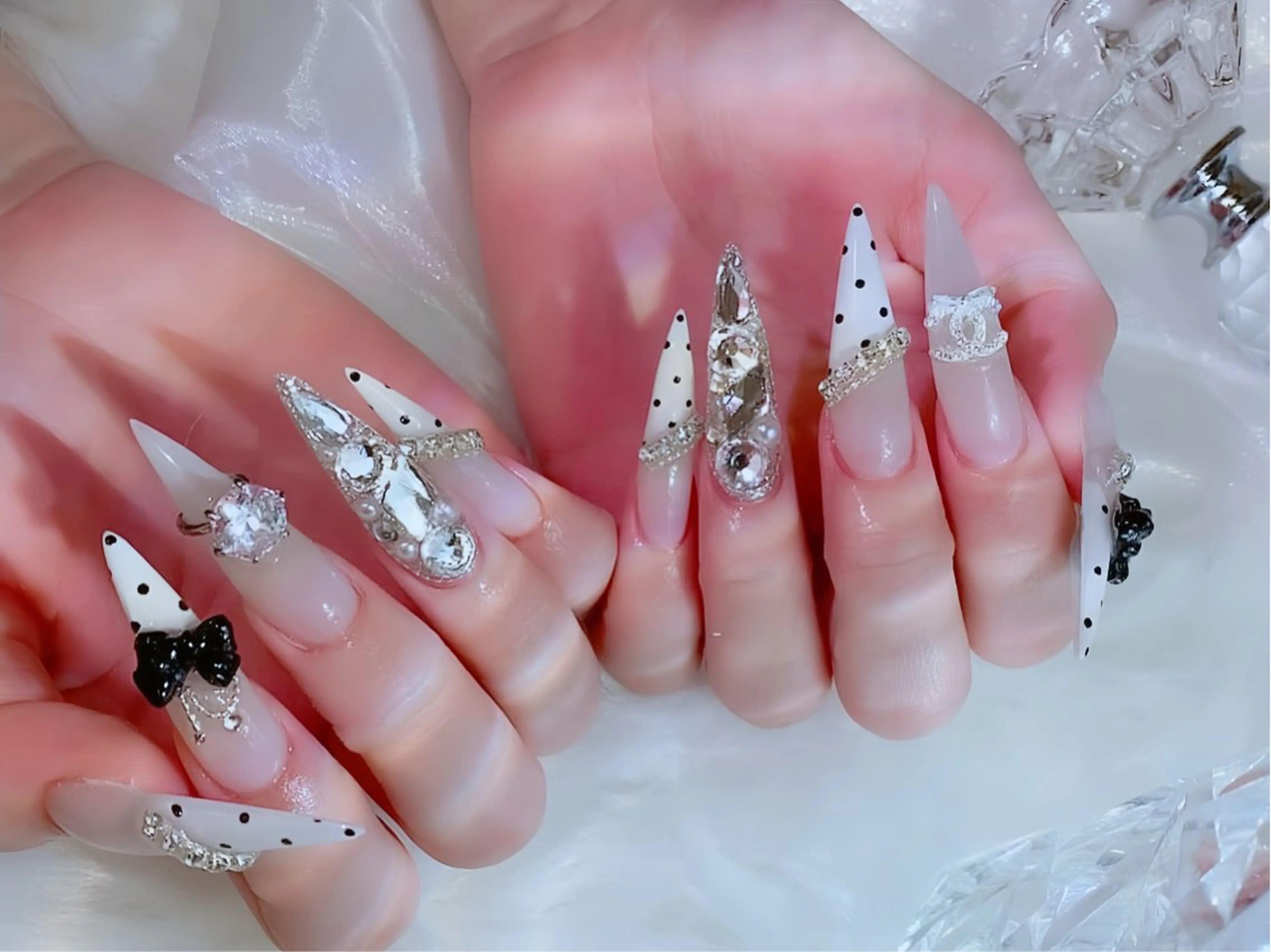 ネイル アニマル柄 ボルドー ブラウン チークネイル フレンチネイル ハンドネイル Rin Nail 新大久保店のネイルデザイン