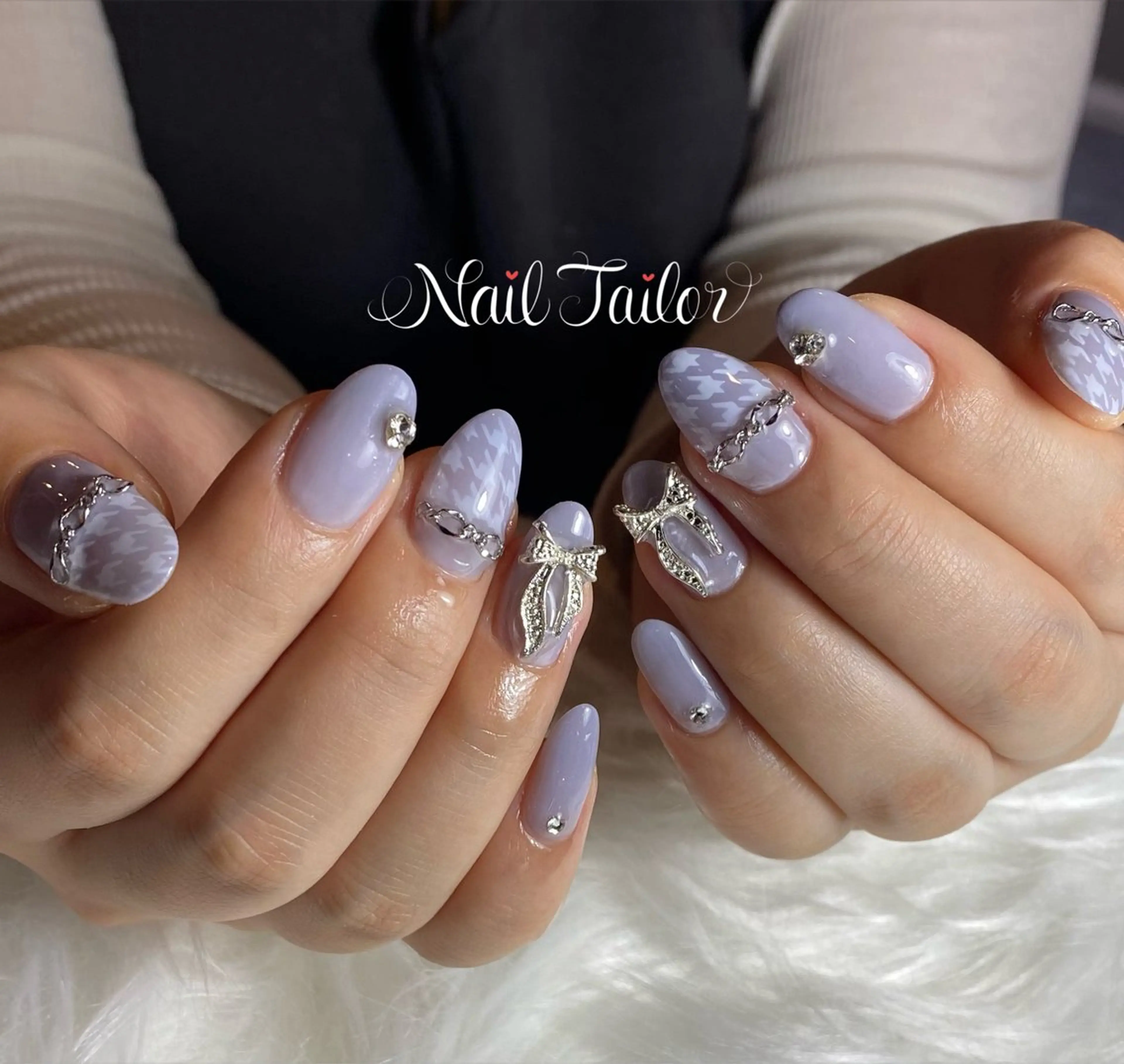 ネイル 長さ出し キラキラネイル ピンク リボン シルバー ハンドネイル 〜Nail Tailor〜 ネイルテイラー所属・NailTailor ネイルテイラーのネイルデザイン