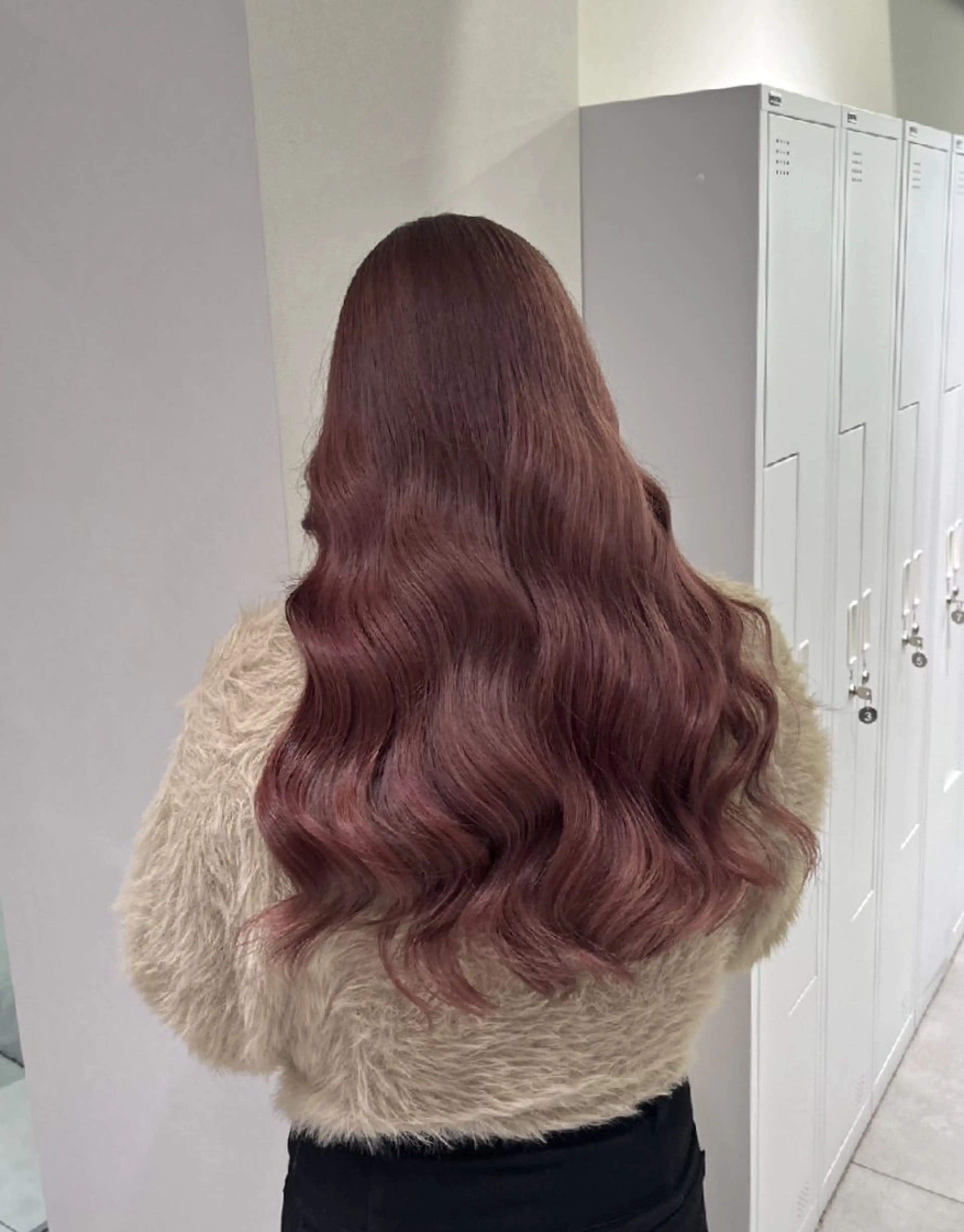 ロング ハイライト 髪質改善 韓国風ヘア レイヤーカット piLLon 心斎橋のヘアスタイル