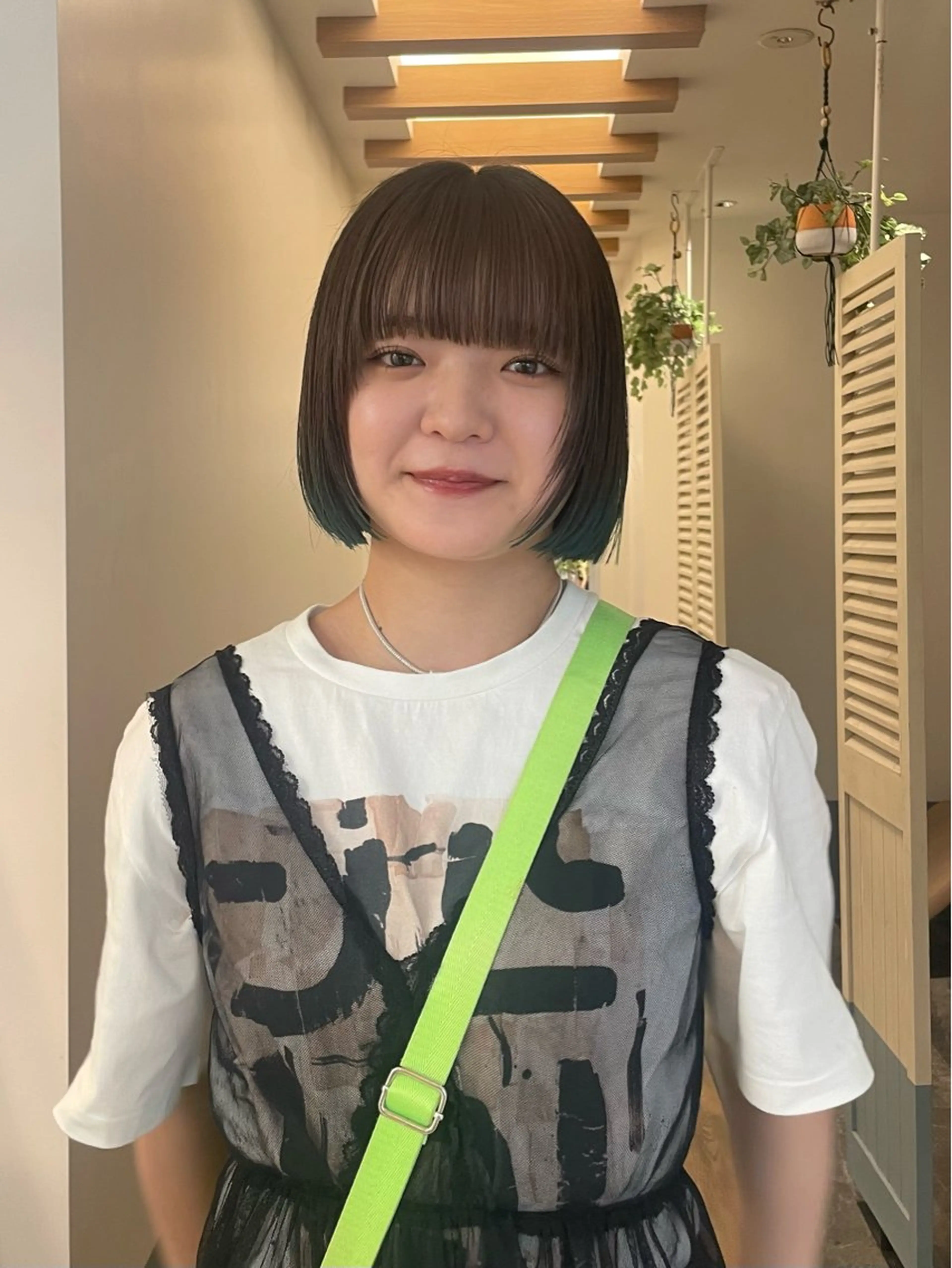 ショート カラー デザインカラー ボブ リカ/ハイトーン ・オリーブ🍀のヘアスタイル