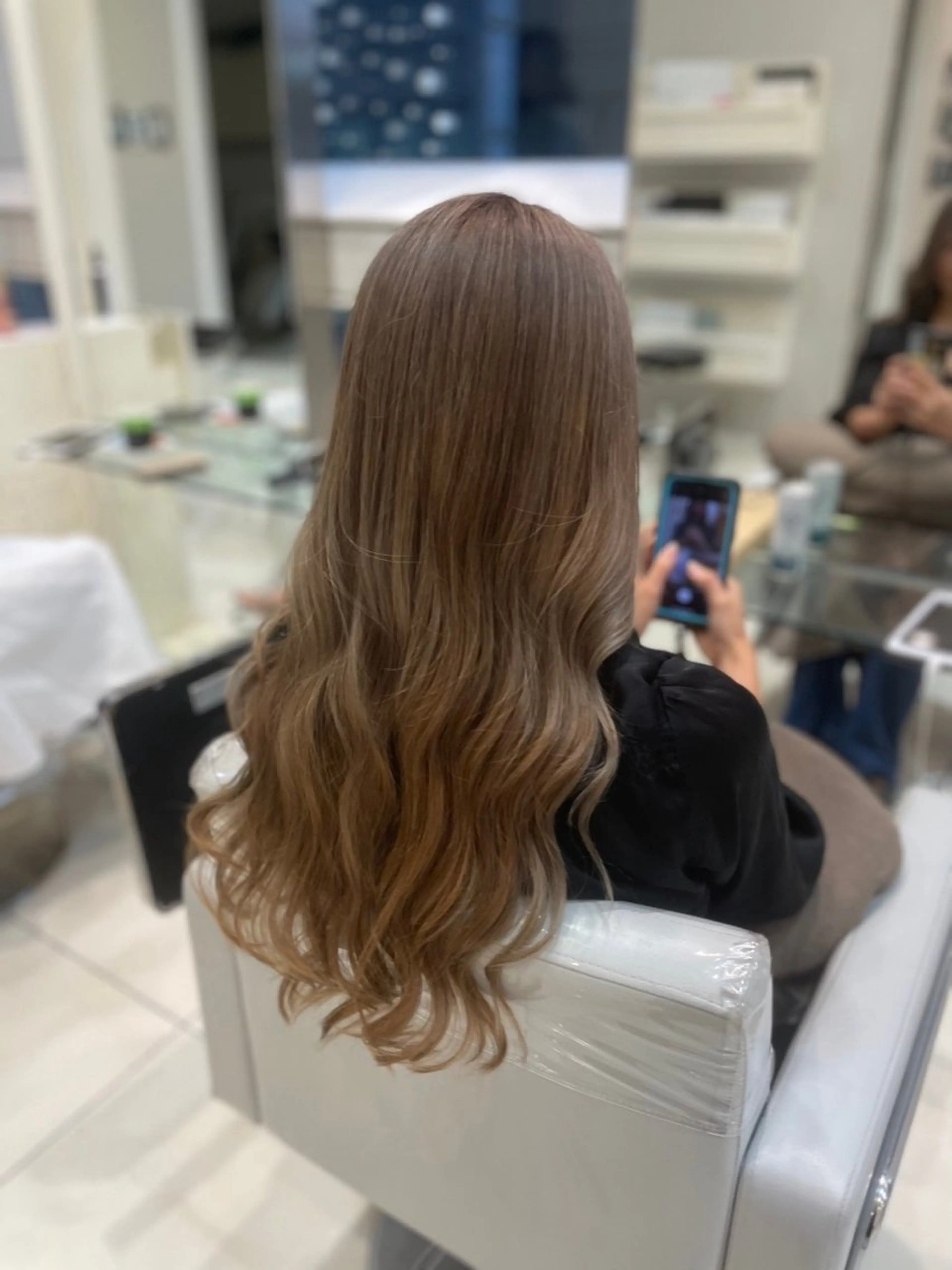 ロング カラー Above /yoshimiのヘアスタイル