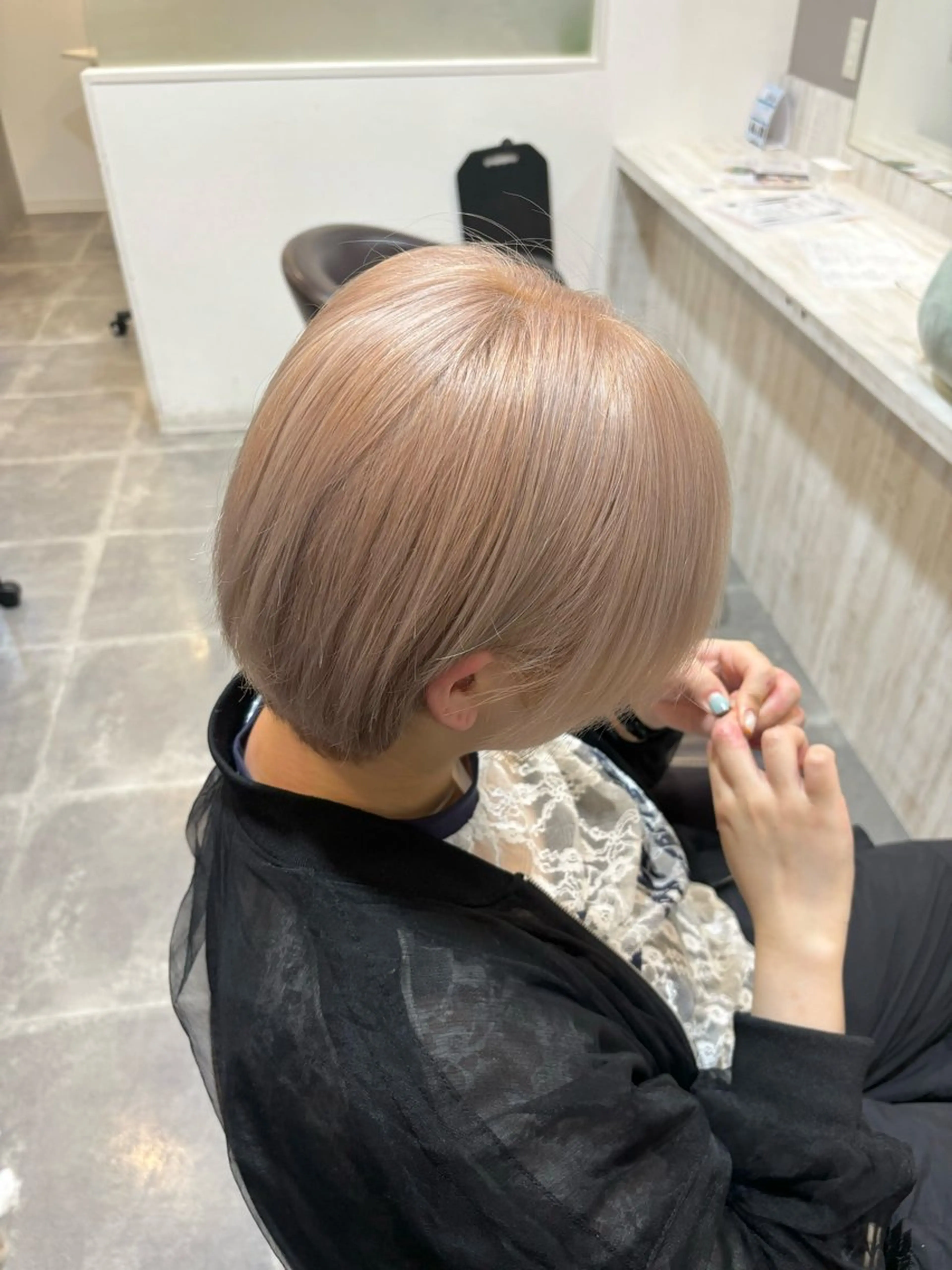 ショート カラー 平瀬 胡桃のヘアスタイル