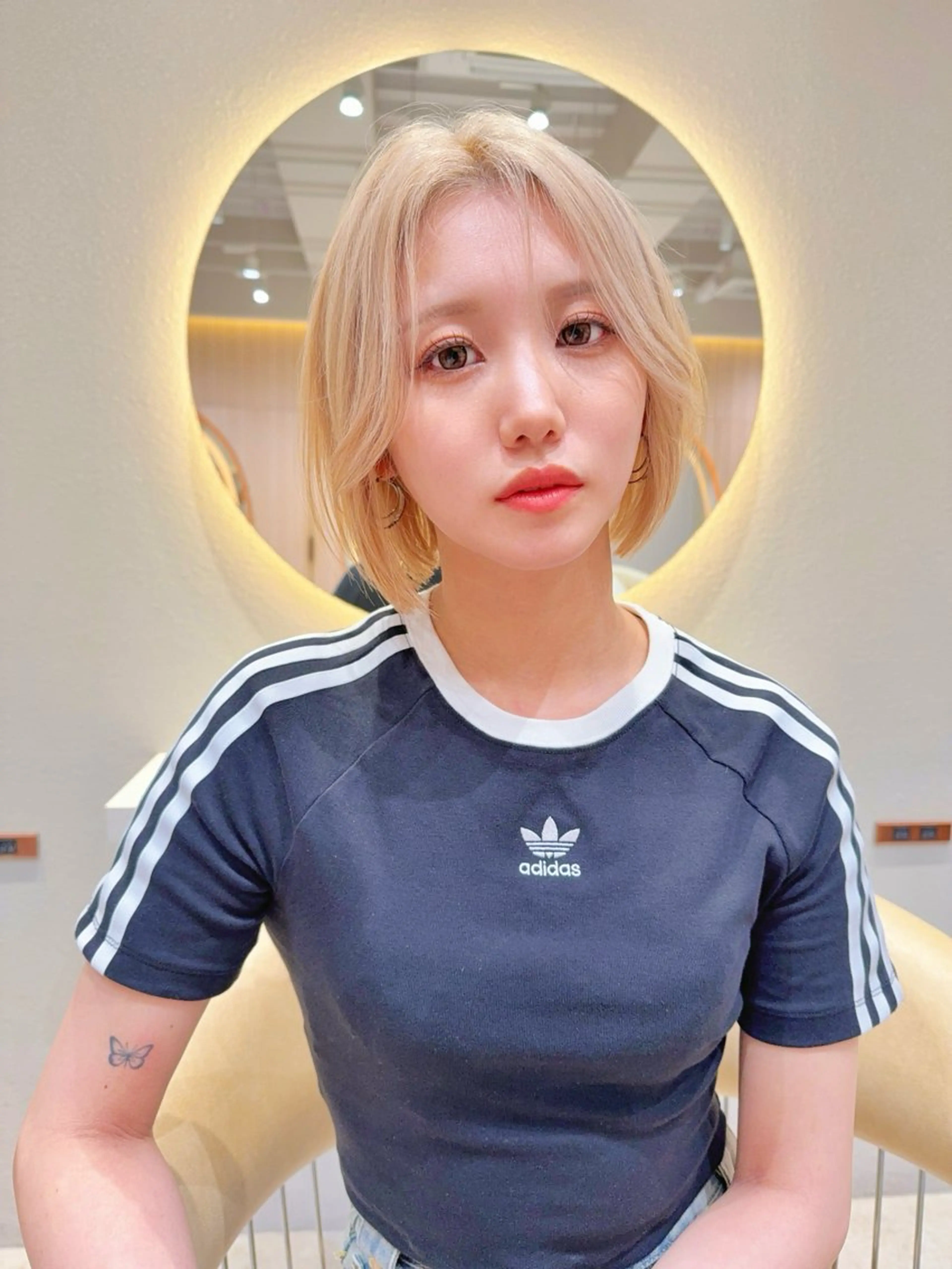 ショート カラー カット ヘアカラー トリートメント レイヤー❣️縮毛矯 川村利幸のヘアスタイル