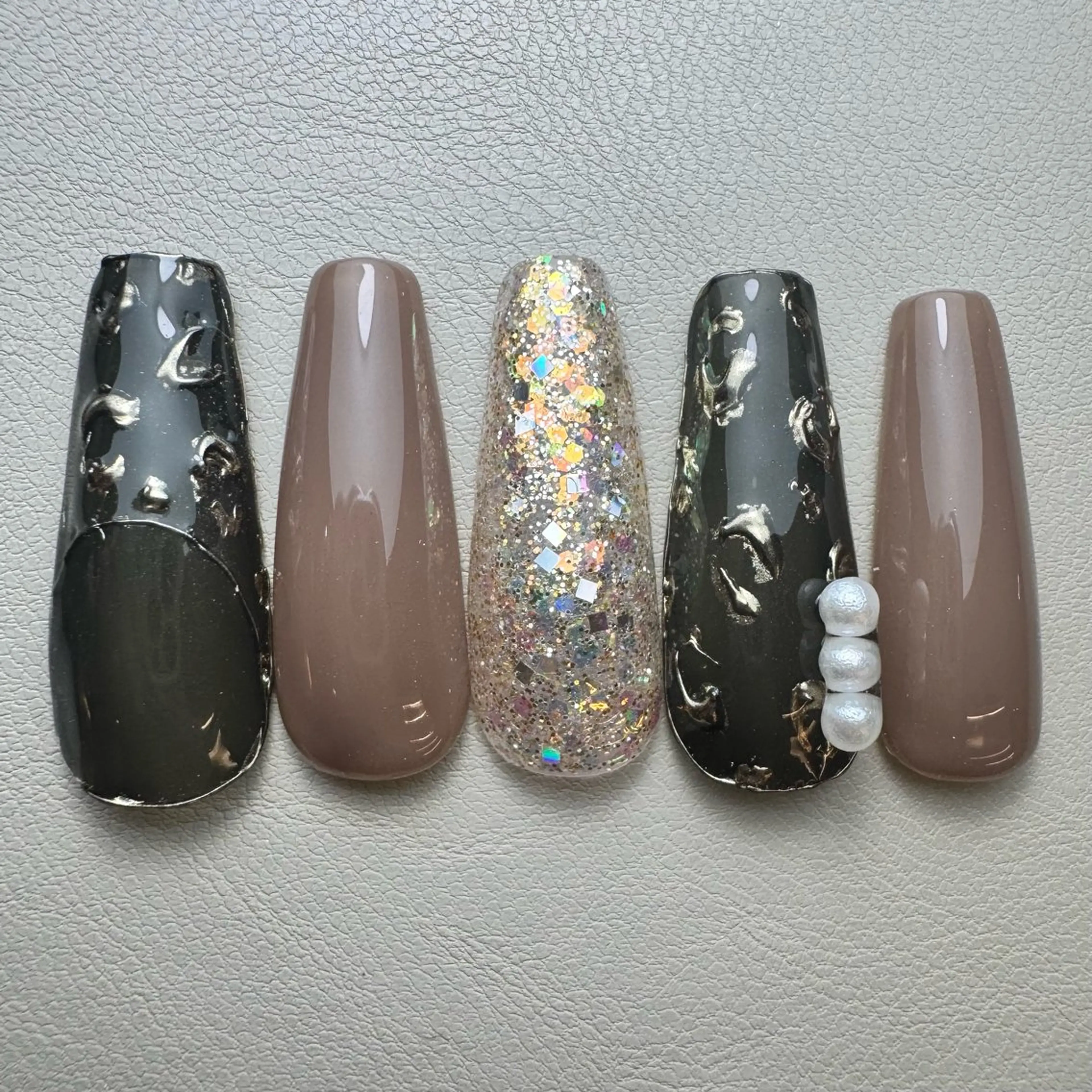 ネイル アニマル柄 フレンチネイル ミラーネイル スカルプネイル NailOnason ナナのネイルデザイン