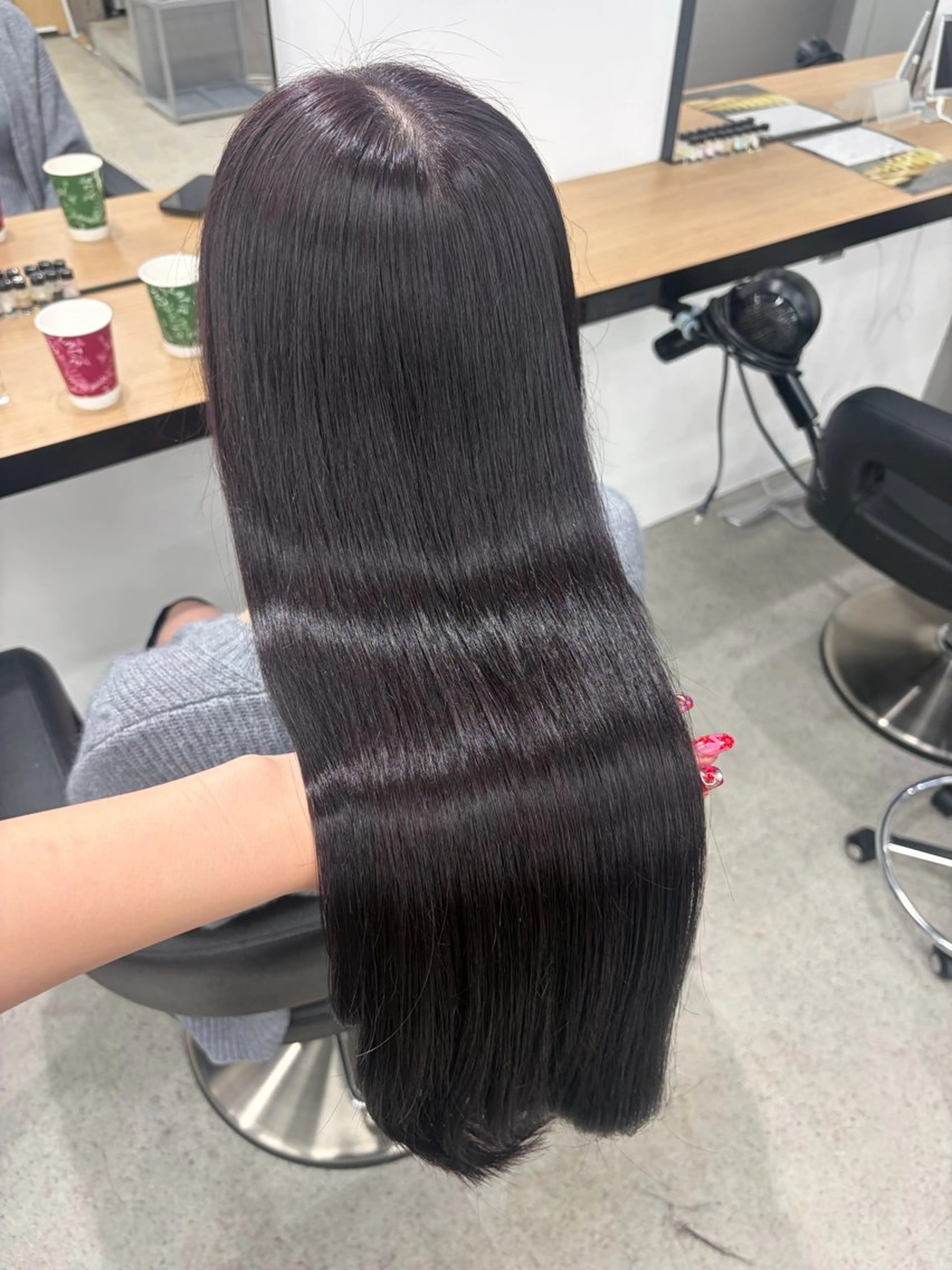 ロング カラー ブリーチ 髪質改善 トリートメント ヘアカラー 💗愛され暖色💗 ピンク/レッド💗のヘアスタイル