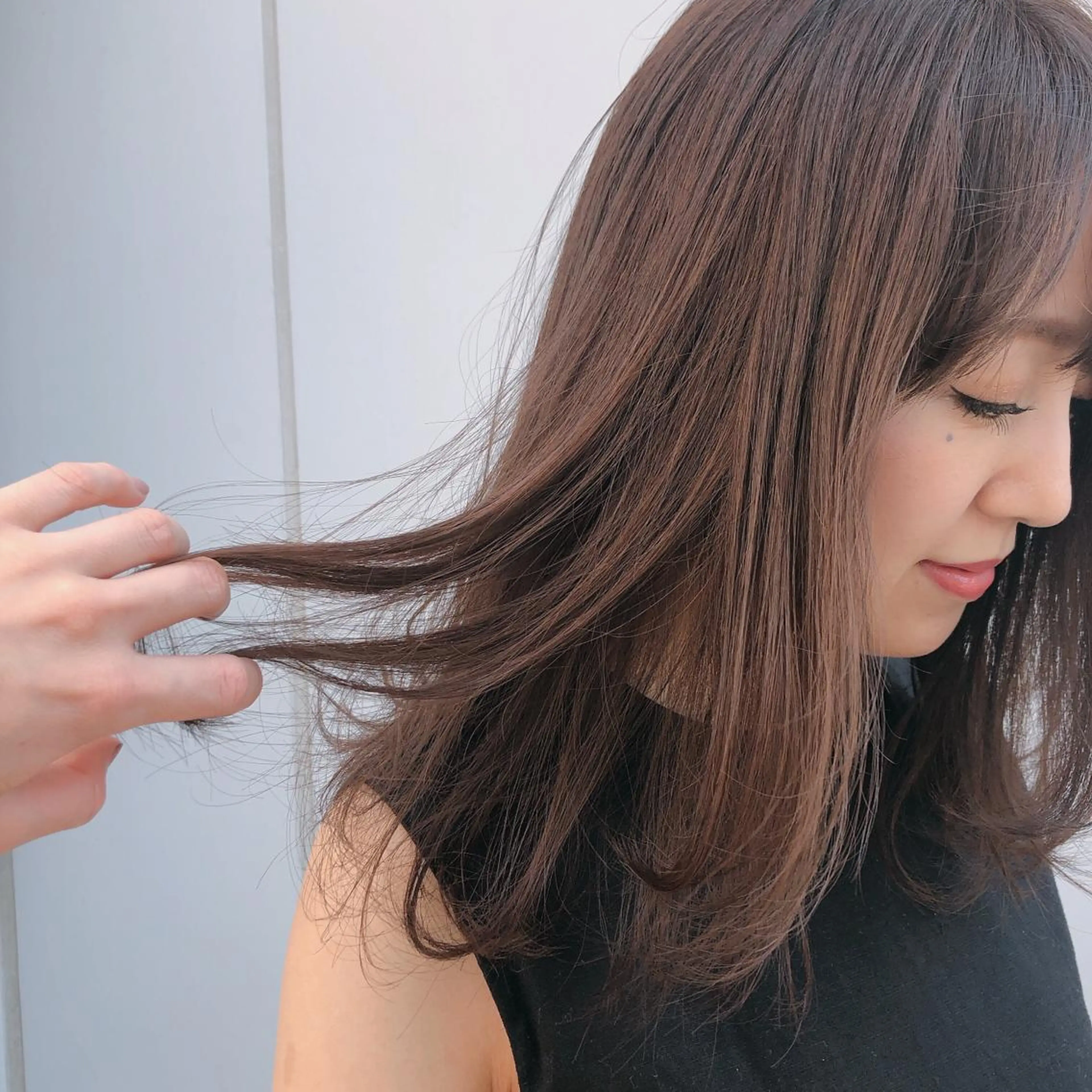 セミロング カラー パーマ ベージュカラー ピンクカラー ピンクベージュ カット ヘアカラー トリートメント ヘッドスパ 小田 莉加子のヘアスタイル