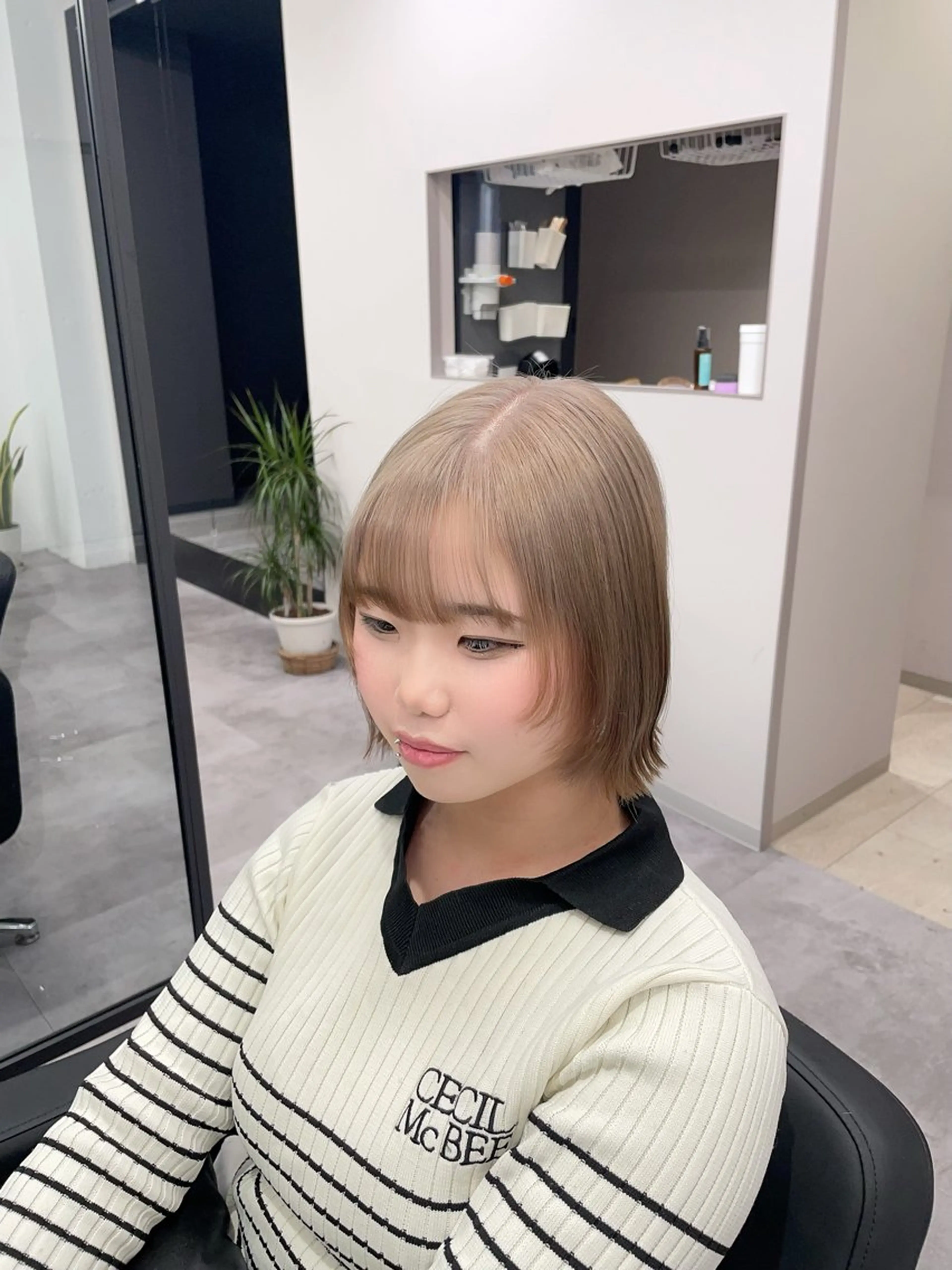 ショート カラー カット COCO .のヘアスタイル