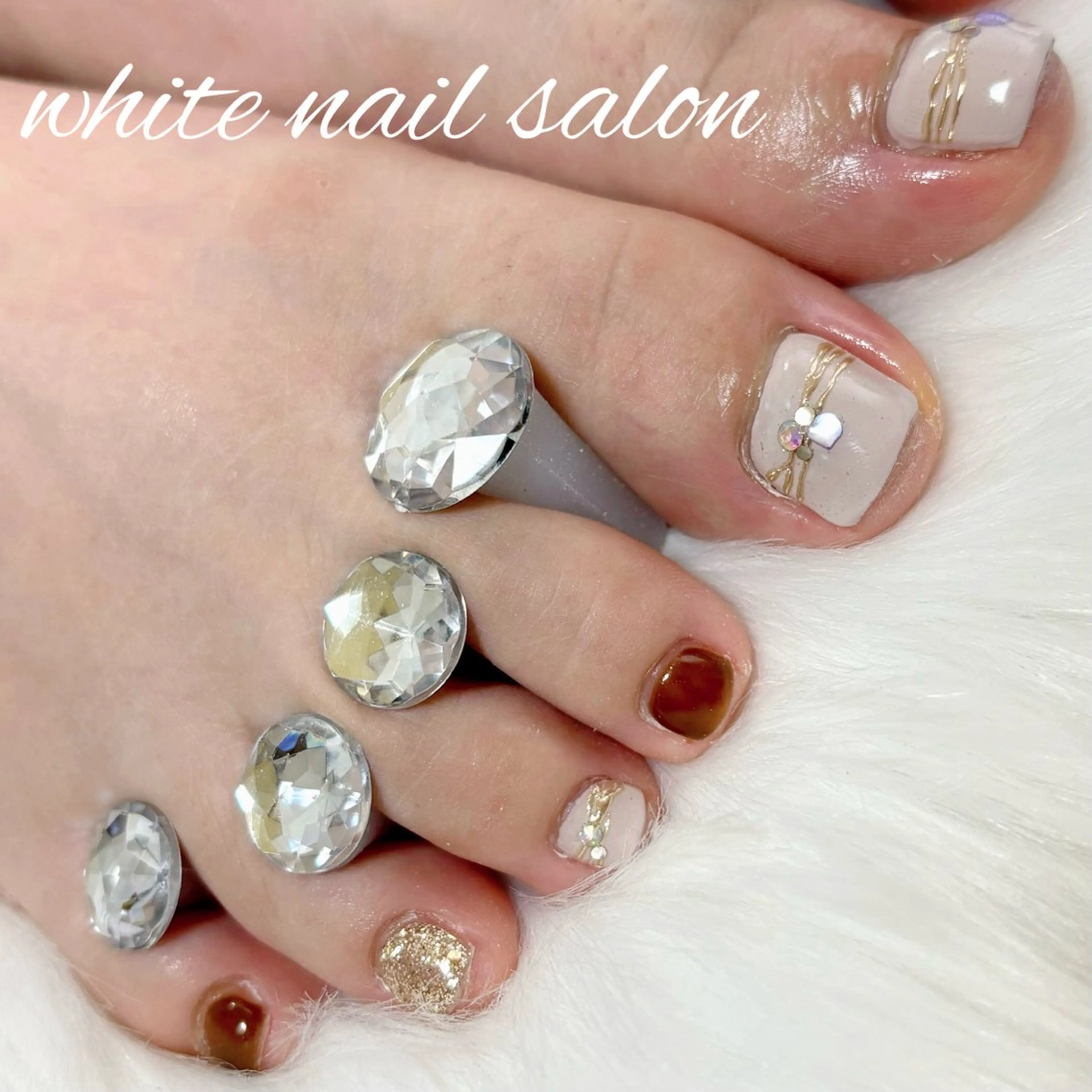 ネイル フットネイル フットネイル white nail salonのネイルデザイン