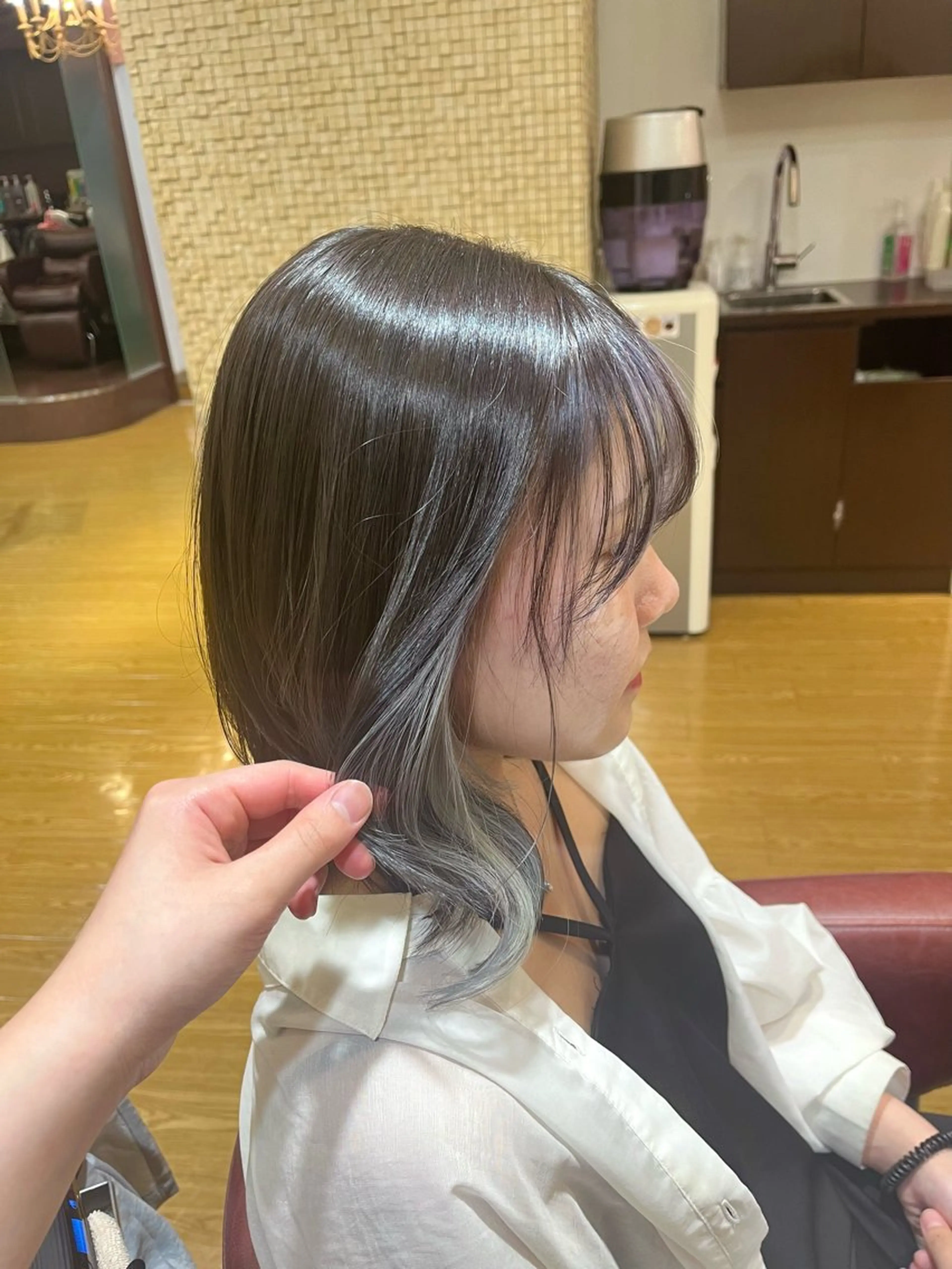 カラー ミストバング  フェイスフレーミング Hz/ヘルツ SHIHOのヘアスタイル