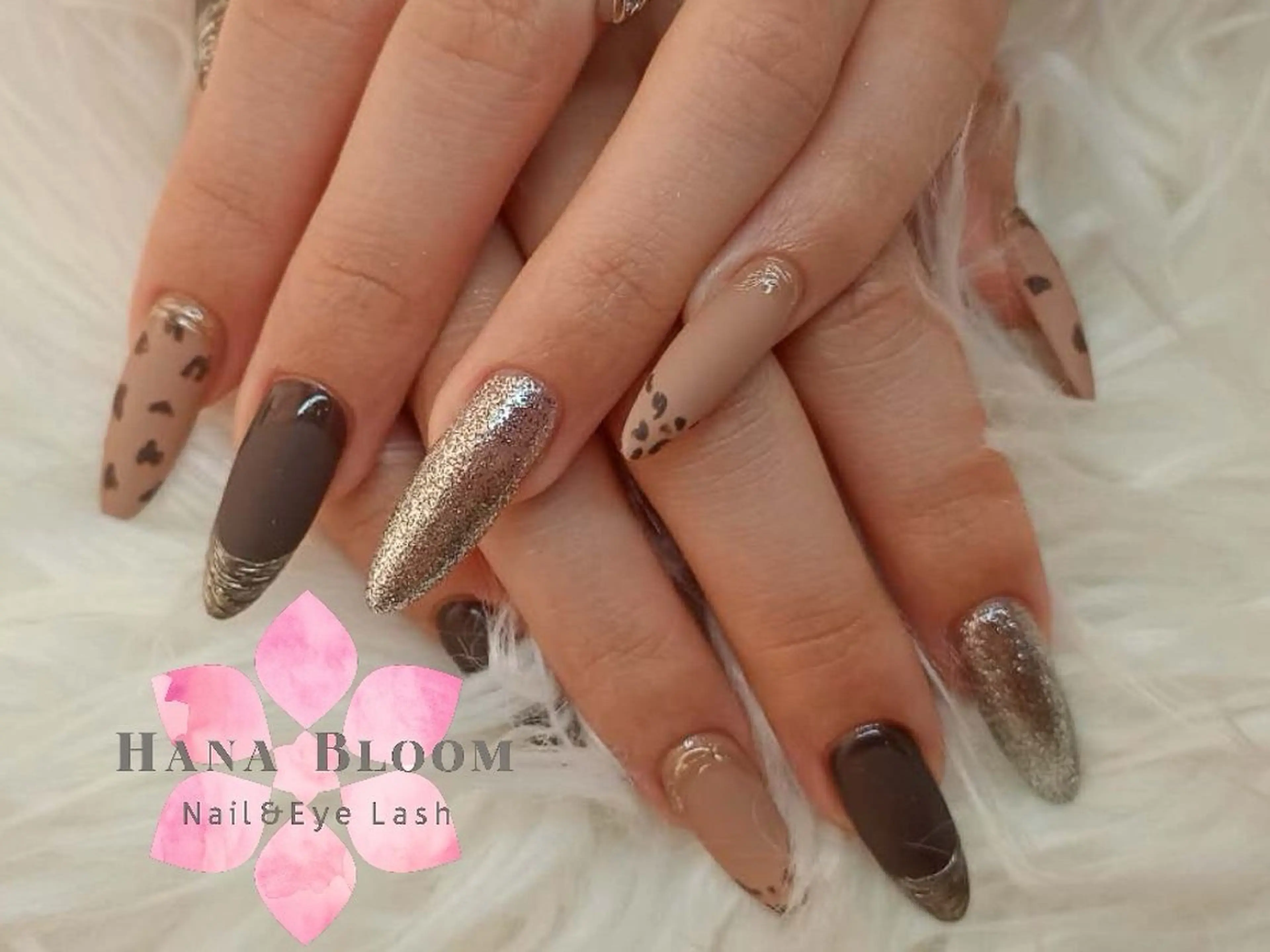 ネイル フレンチネイル ジェルネイル グラデーション ラメ(グリッター) マグネットネイル ハンドネイル ハンドケア Hana Bloom Nail Salonのネイルデザイン