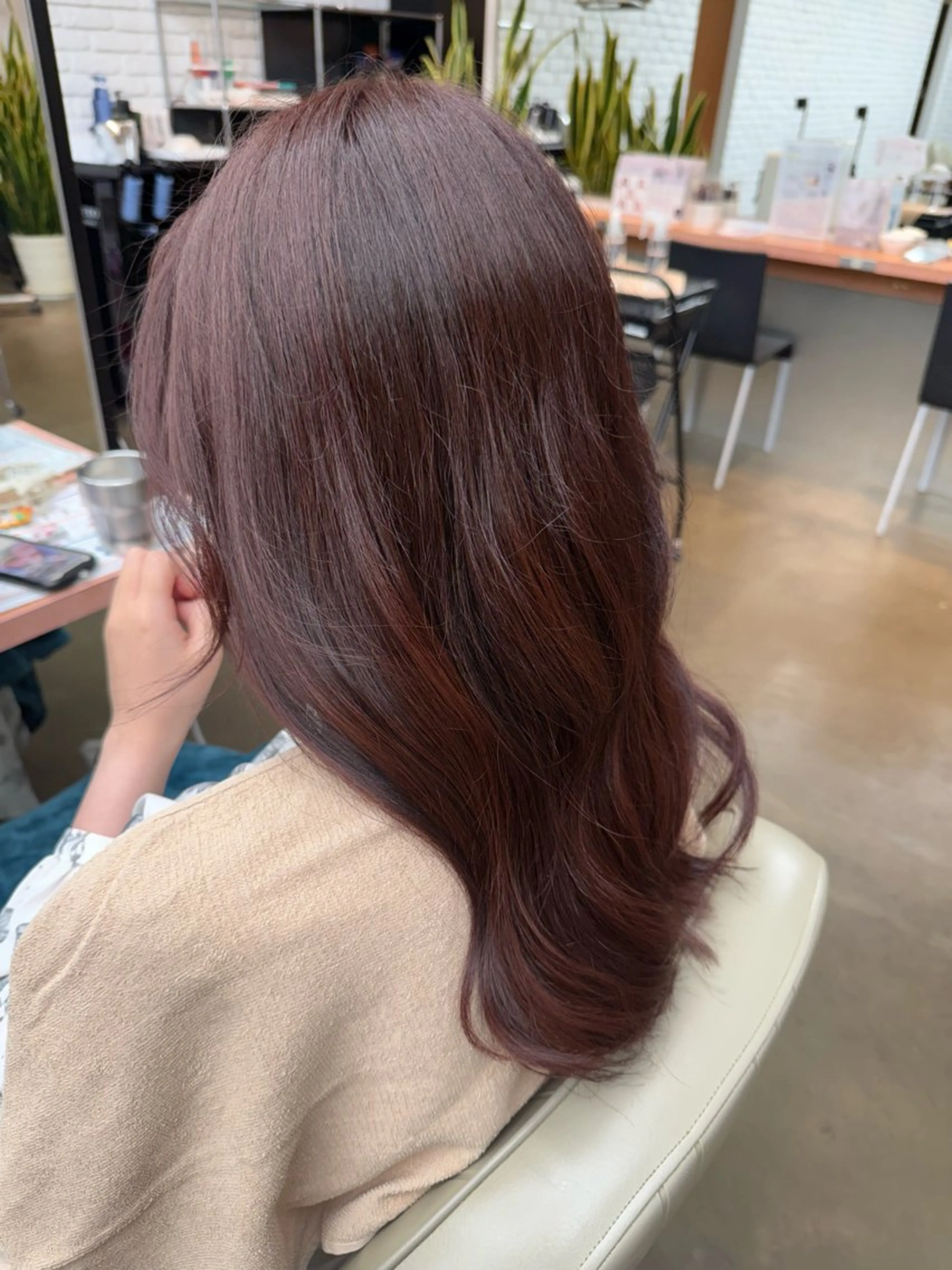 セミロング カラー ブラウンカラー ピンクカラー ピンクブラウン DIFINO所属・たかしな けいなのヘアスタイル