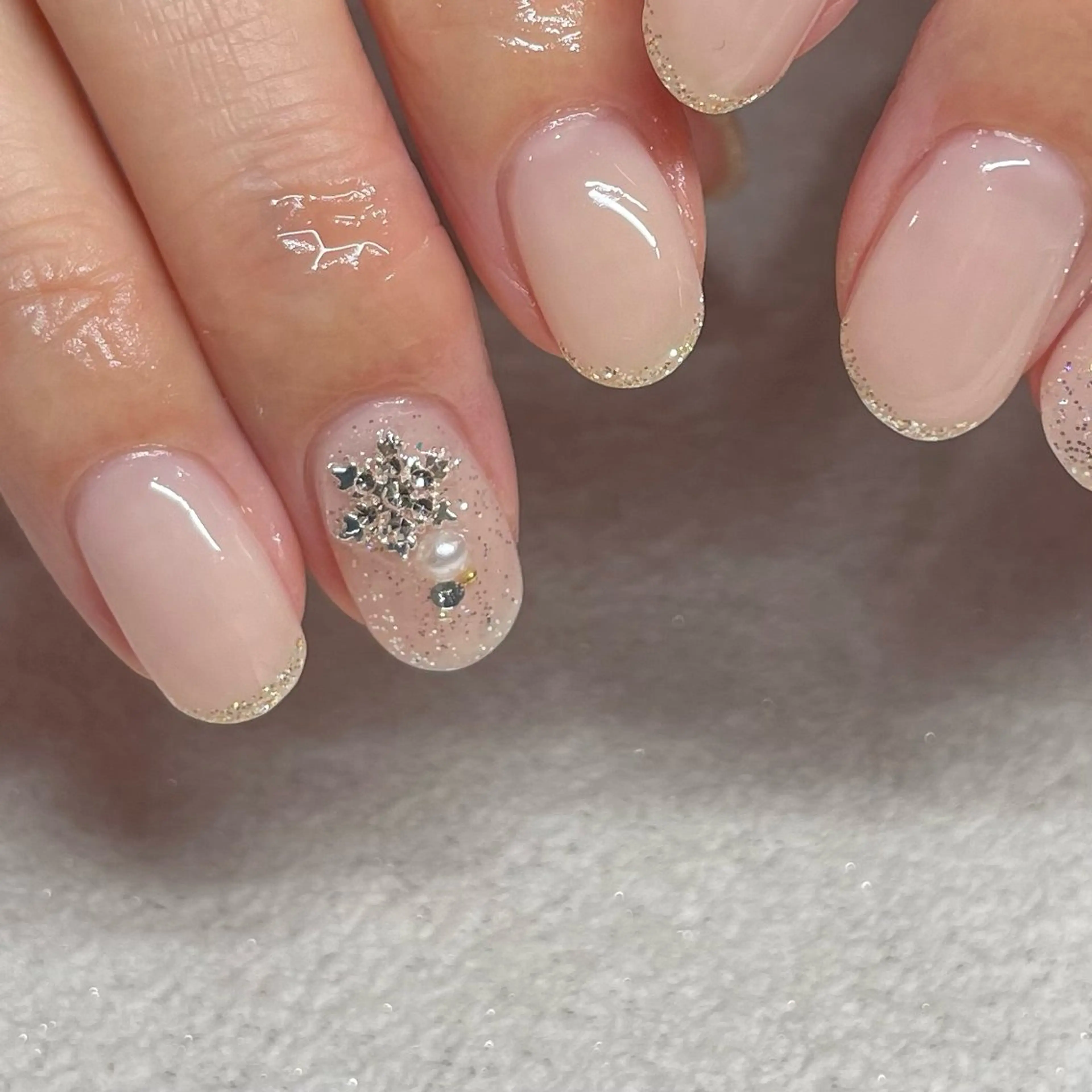 ネイル シルバー パラジェルサロン 大人女性が通うサロンのネイルデザイン