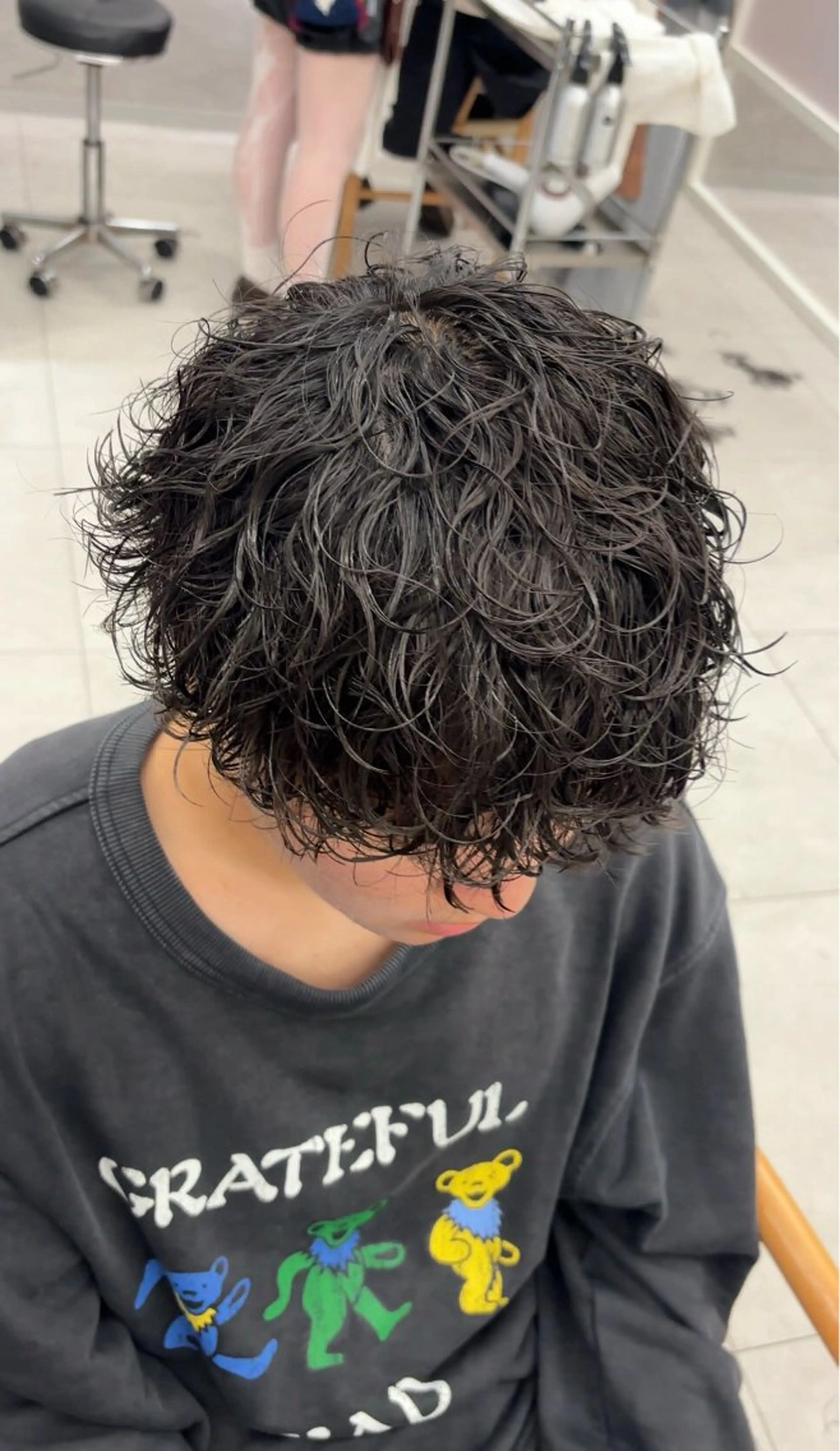 パーマ 波巻き/シャドウ /フェザー/有馬琉翔のヘアスタイル