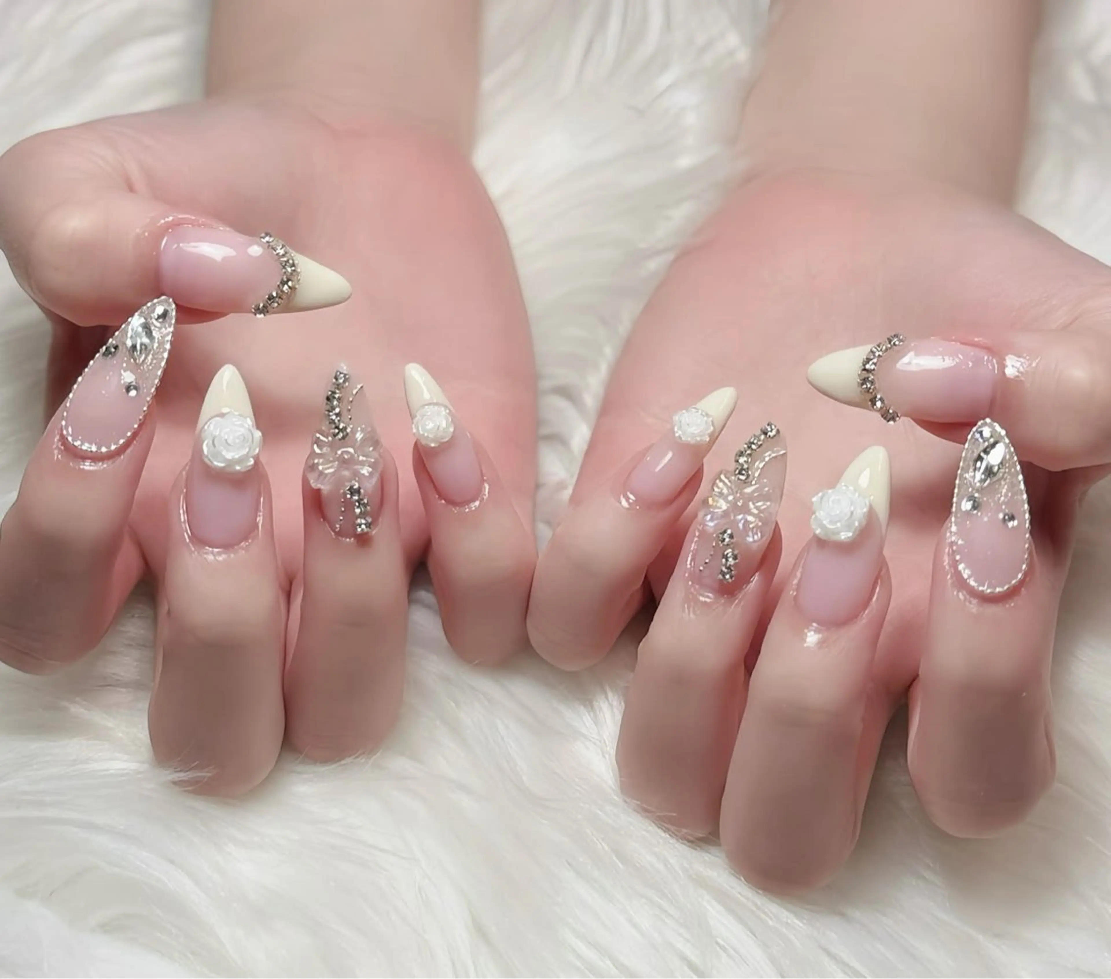 ネイル オーロラネイル チークネイル フットネイル フレンチネイル ジェルネイル Havi Nailsのネイルデザイン