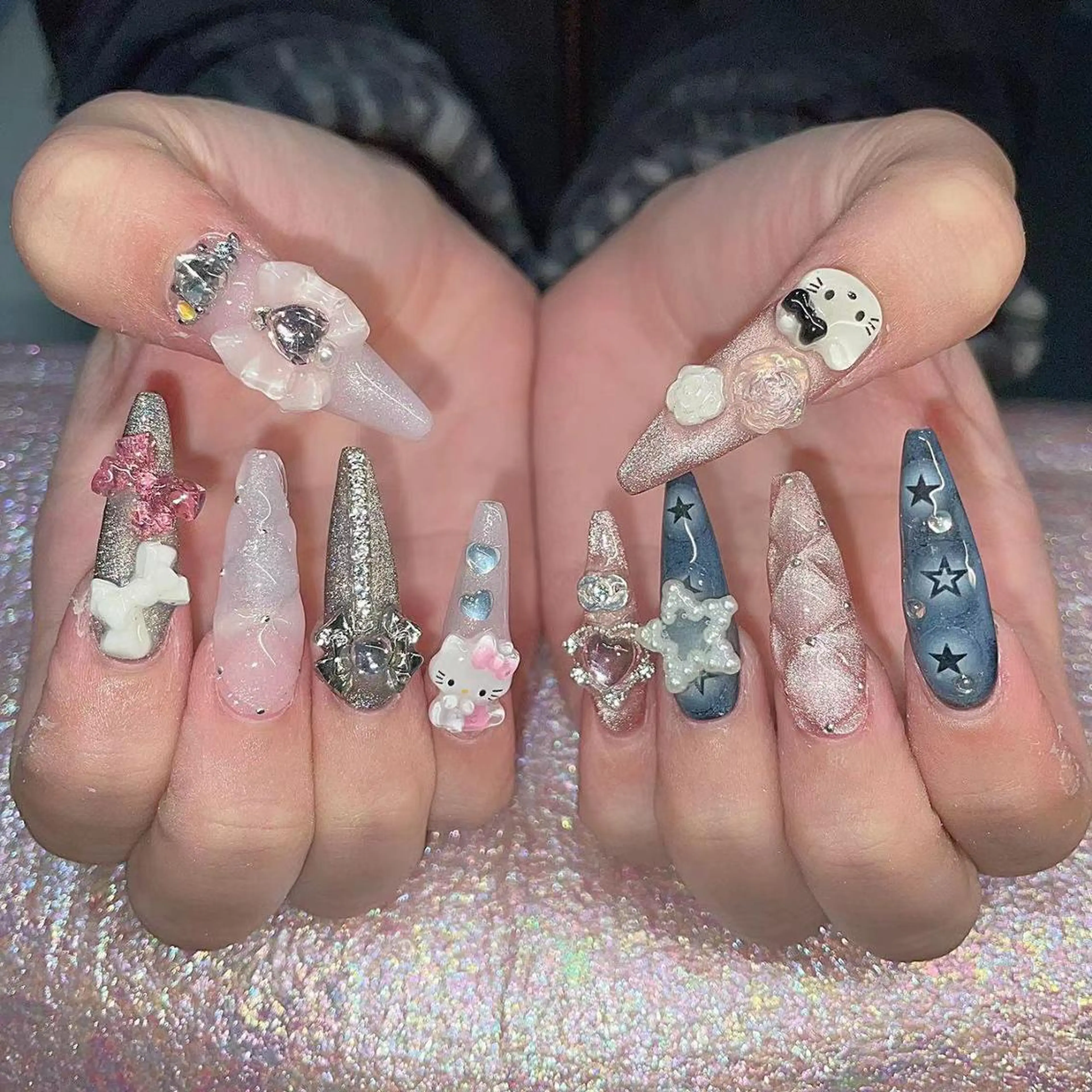 ネイル アートネイル 長さ出し ネイルチップ Queens マオのネイルデザイン