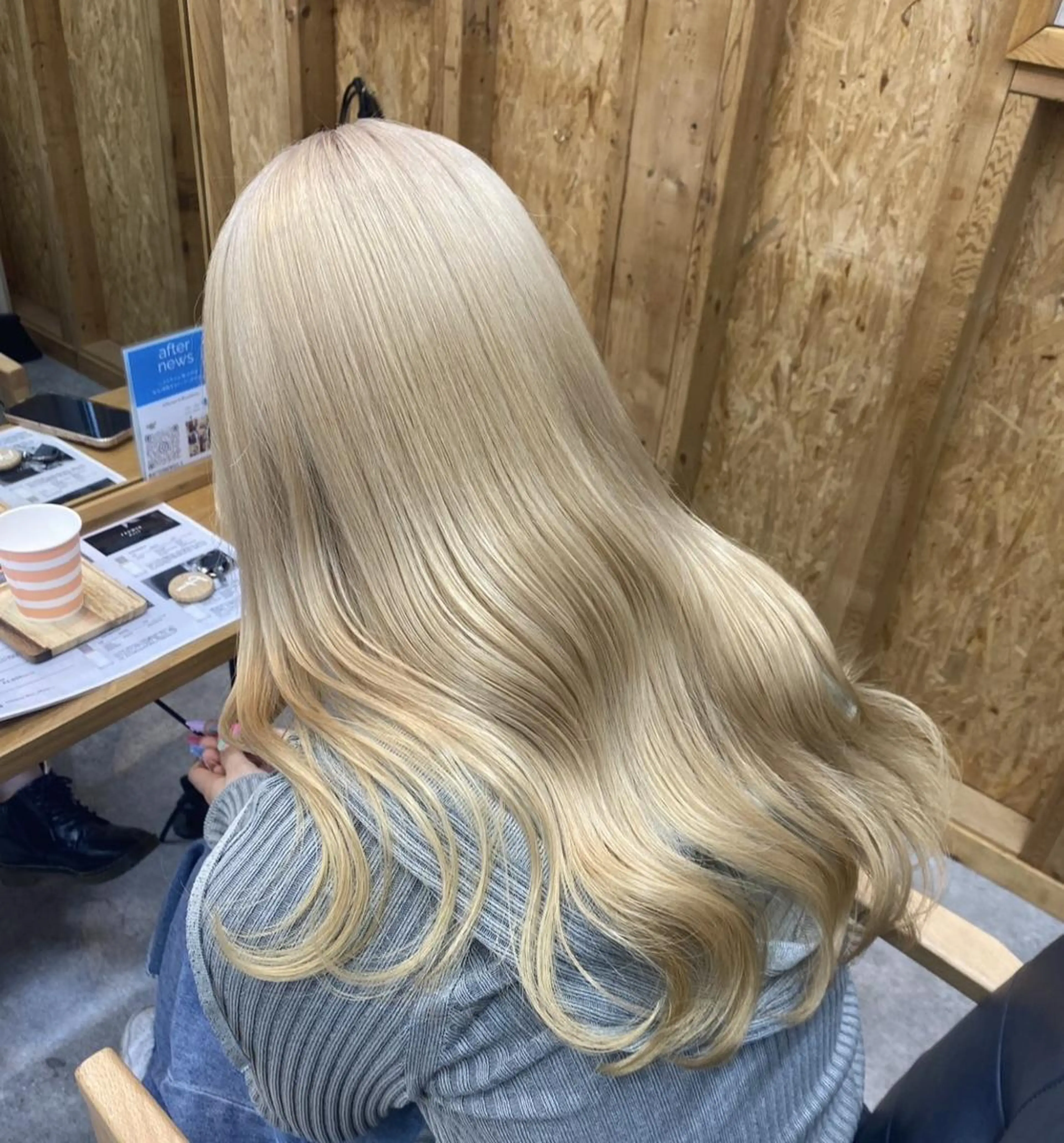 セミロング カット ヘアカラー トリートメント 透けるミルクティー ☕赤味ゼロ★はる吉のヘアスタイル