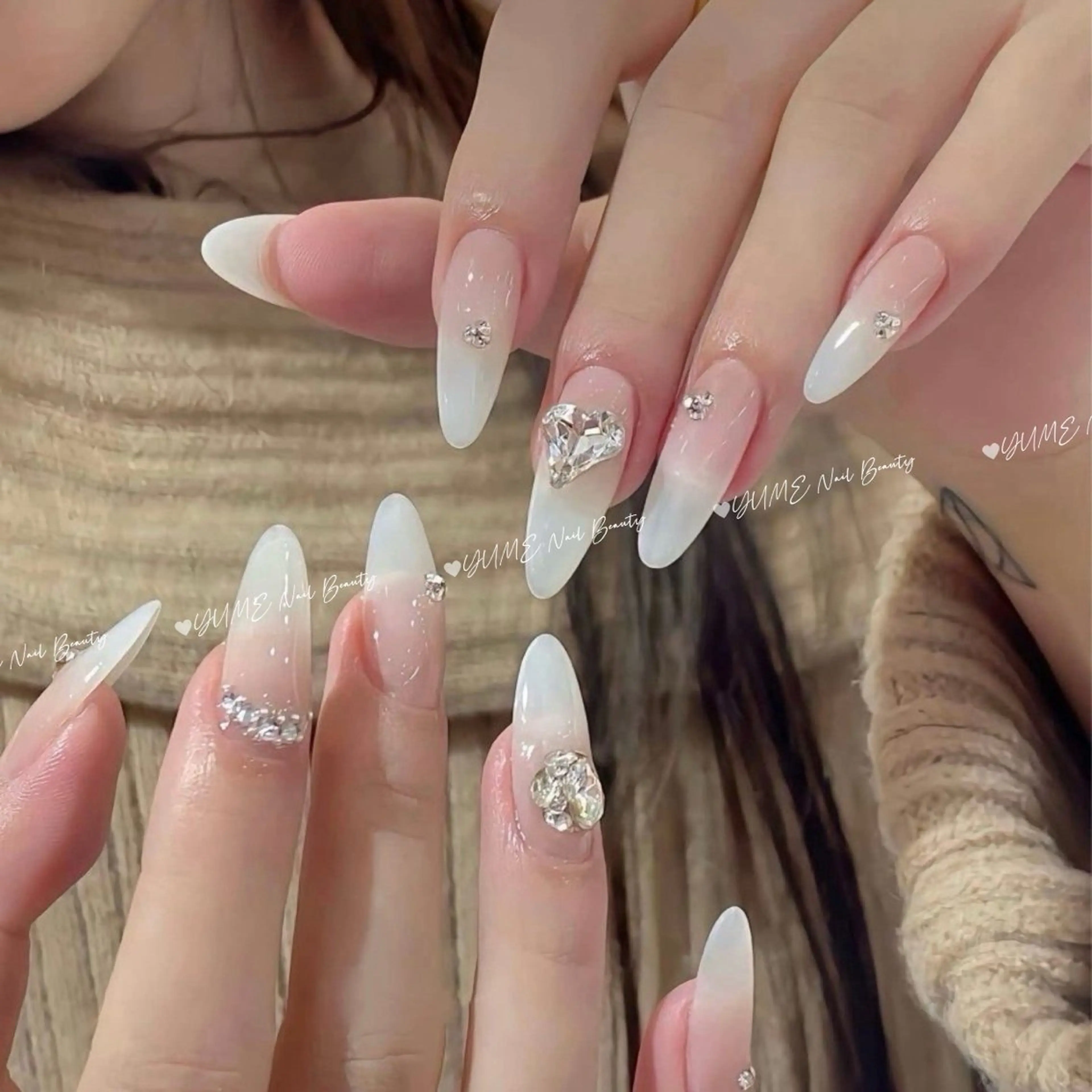 ミディアム ハンドネイル ガー NAILのネイルデザイン