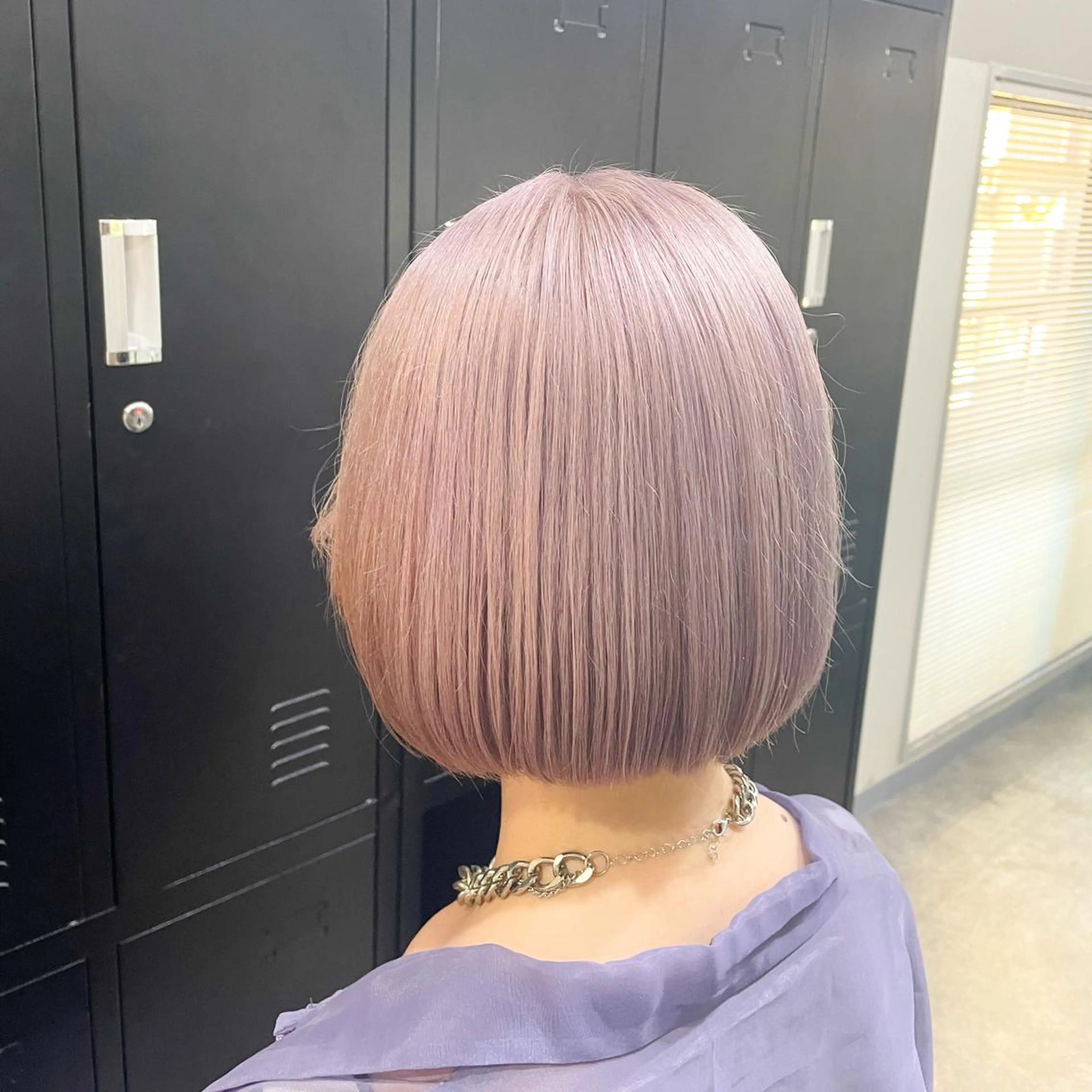 ショート カラー パーマ ヘアアレンジ パープルカラー ボブ 大人スタイル 太田のヘアスタイル
