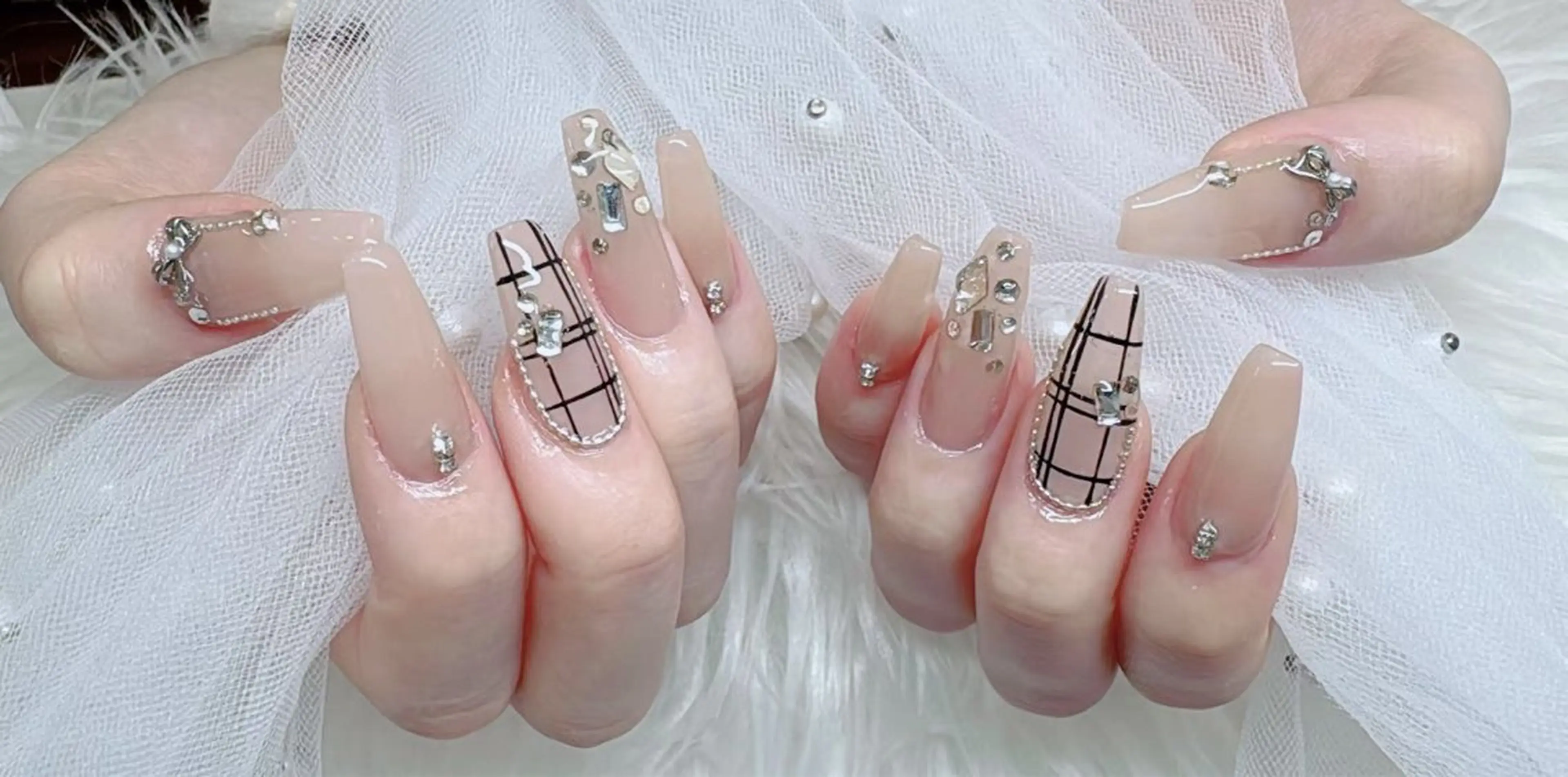 ネイル ハンドネイル ハンドケア The Nail & Eye Lashの眉毛・アイブロウイメージ