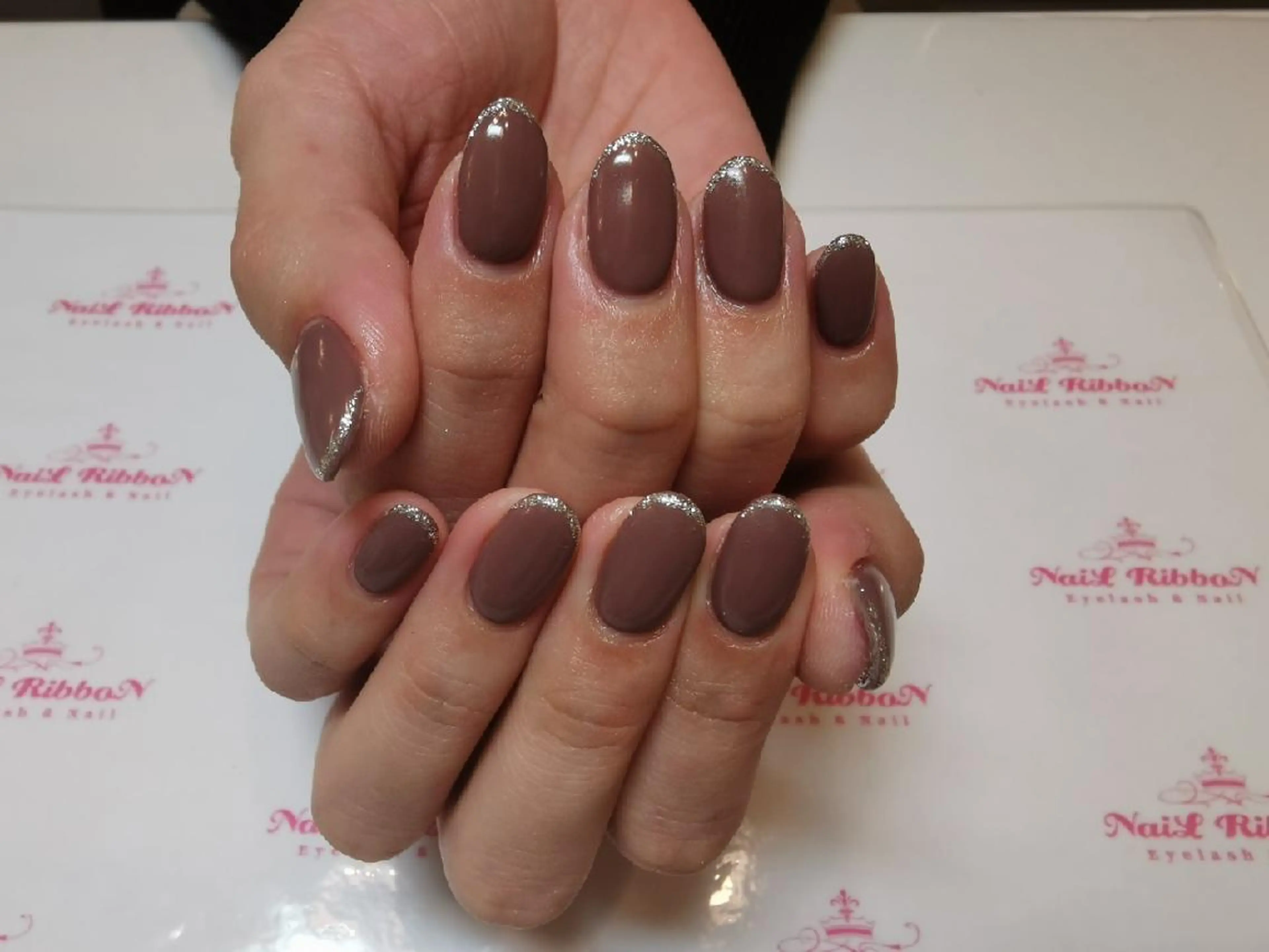ネイル ネイルリボン 受付スタッフのネイルデザイン