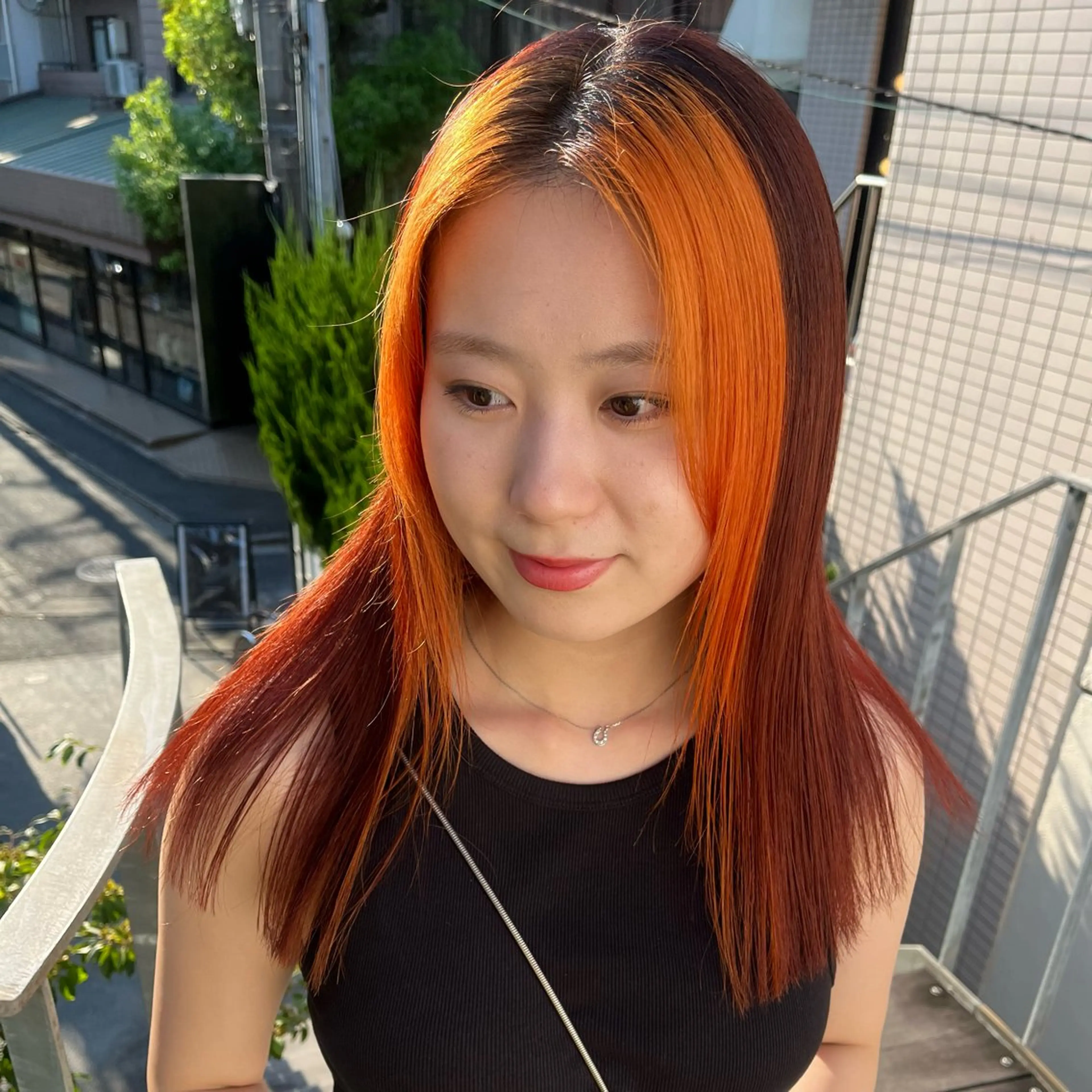 ロング カラー ヘアアレンジ ミストバング フェイスフレーミング オレンジ ヘアカラー トリートメント ボブハイトーン🦖 デザインMAMIのヘアスタイル