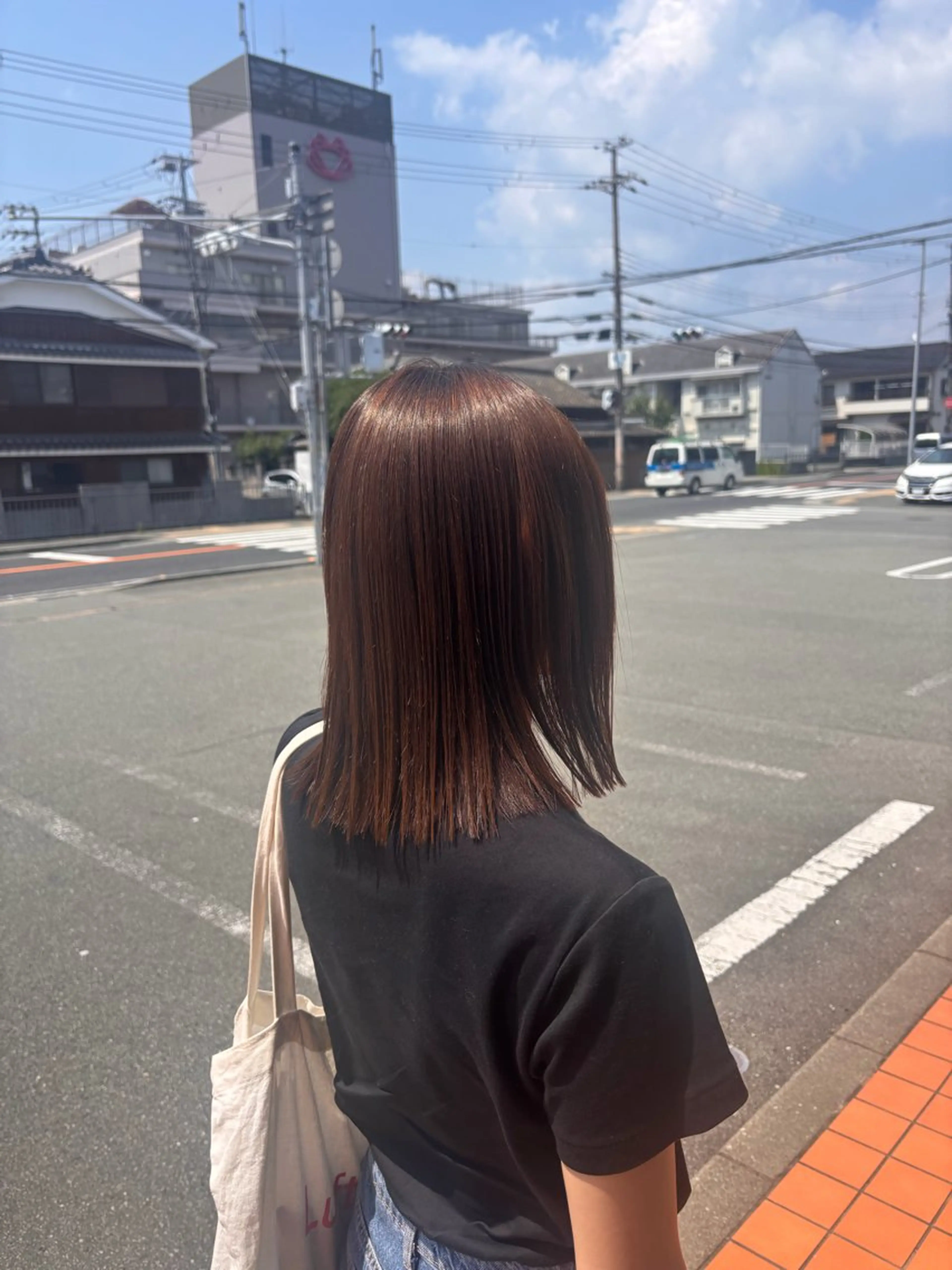 セミロング 岡 愛梨のヘアスタイル