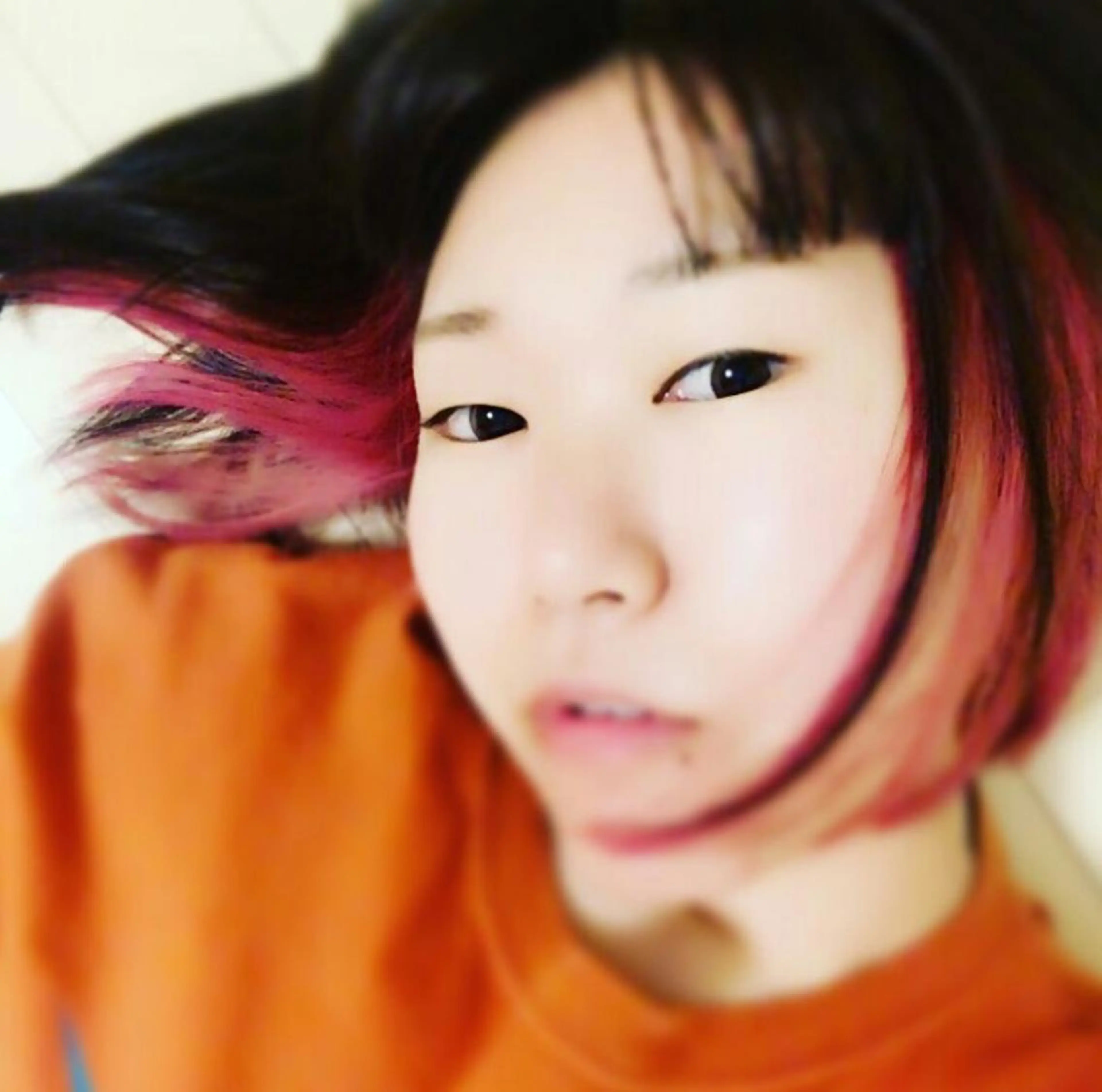 カラー ミディアム ヨシダ アズサのヘアスタイル