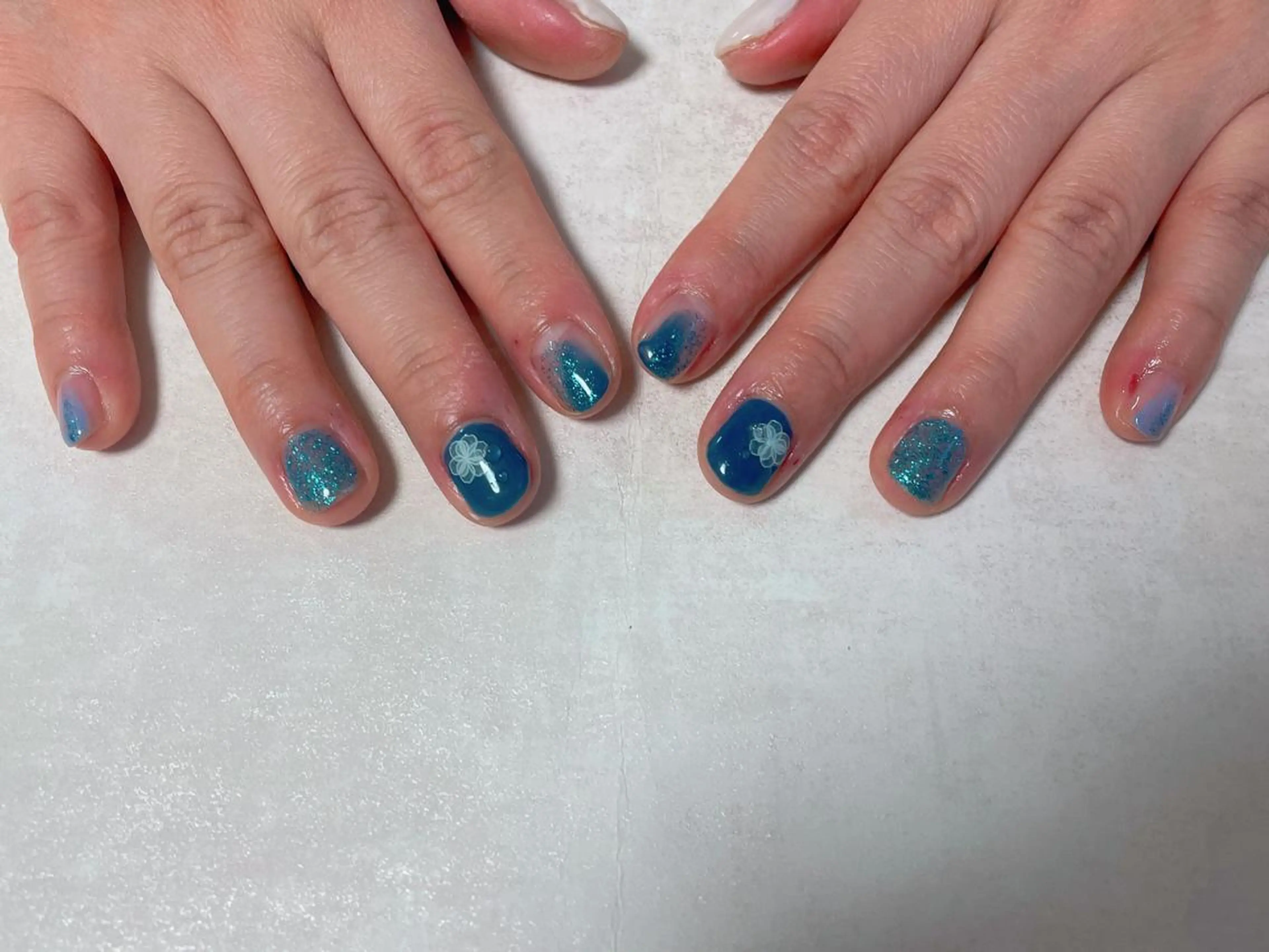 ネイル オーロラネイル フラワーネイル フットネイル フレンチネイル ジェルネイル mogunail &blowのネイルデザイン