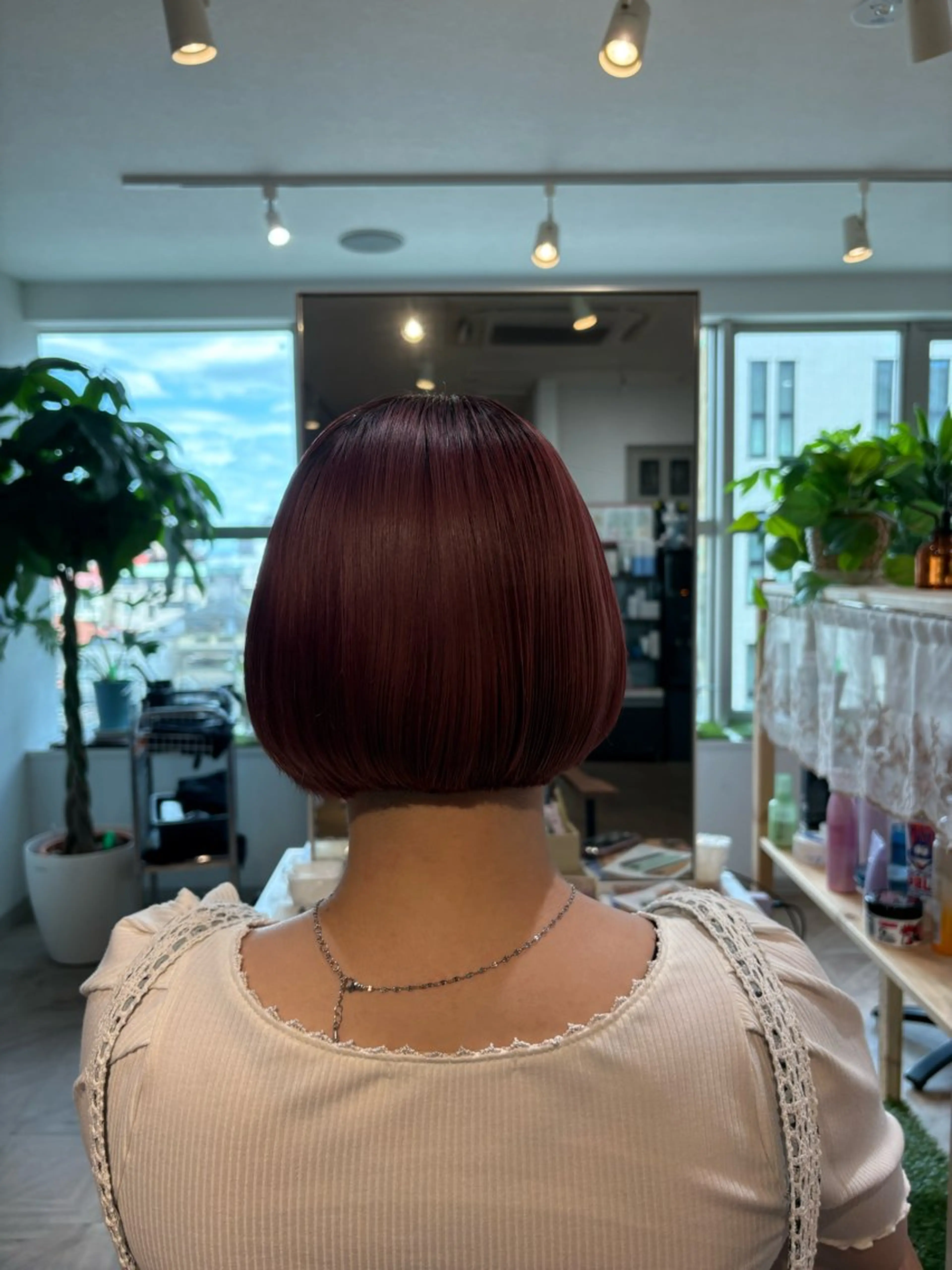 ショート カラー 檜山 知可子のヘアスタイル
